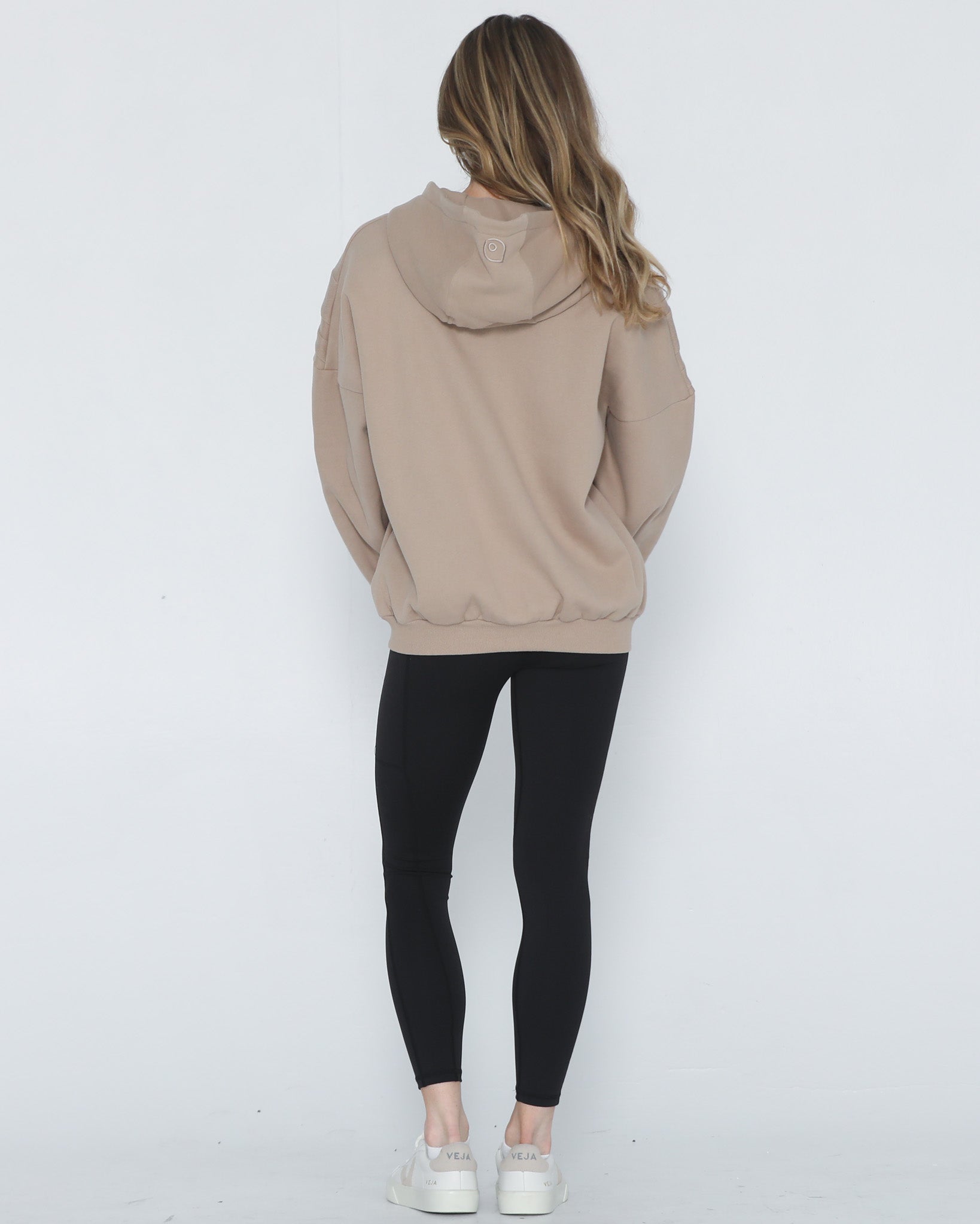 Nursing hoodie, oversized, organic cotton, invisible zipper, sweat and milk, back shot, full body