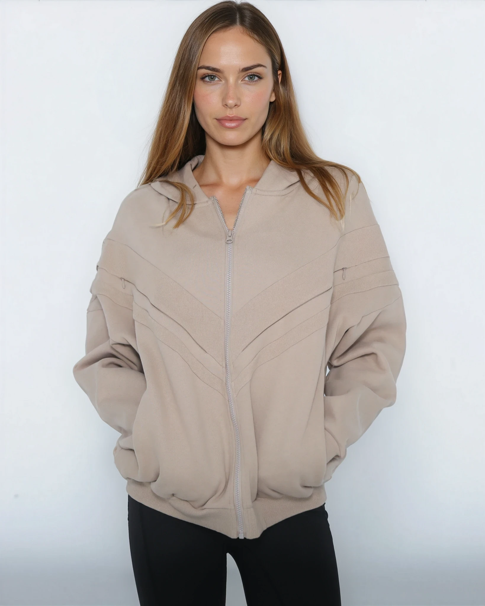 Nursing hoodie, oversized, organic cotton, invisible zipper, sweat and milk, front shot