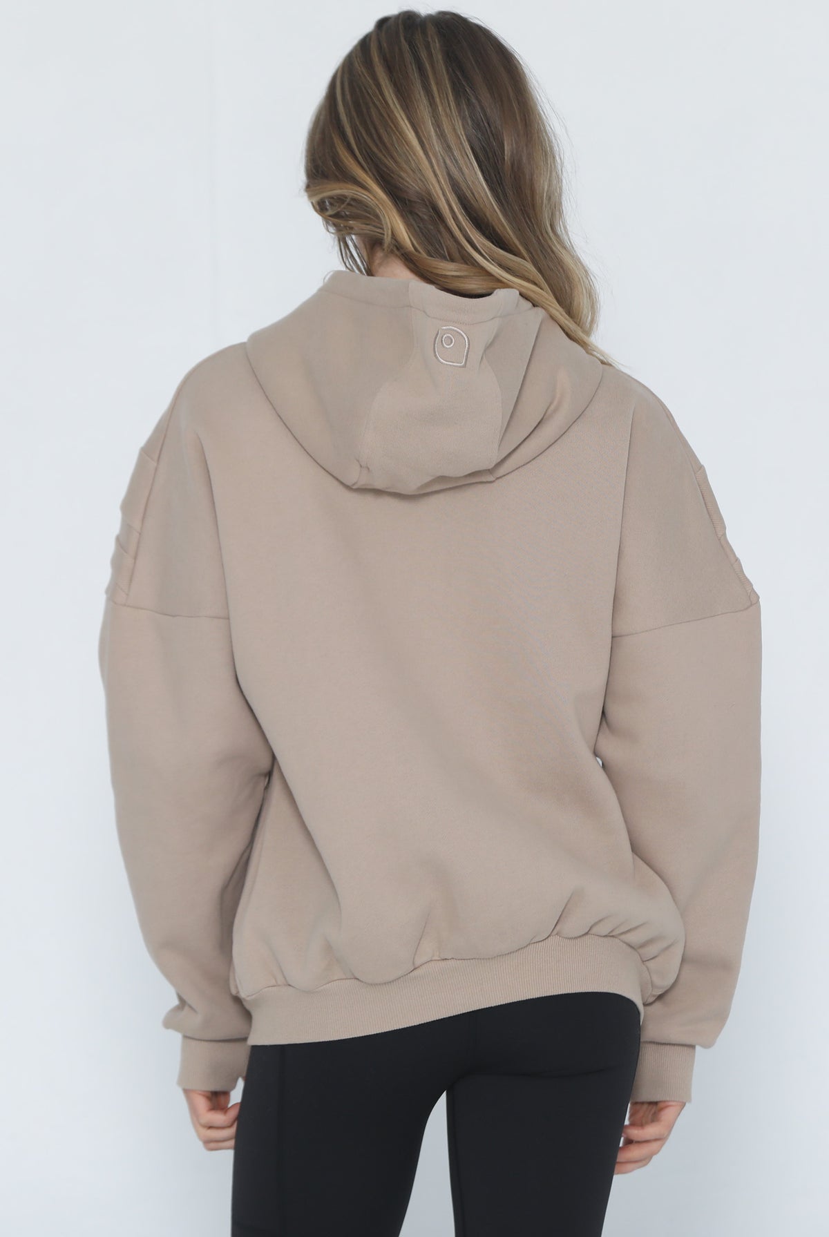 Nursing hoodie, oversized, organic cotton, invisible zipper, sweat and milk, back shot