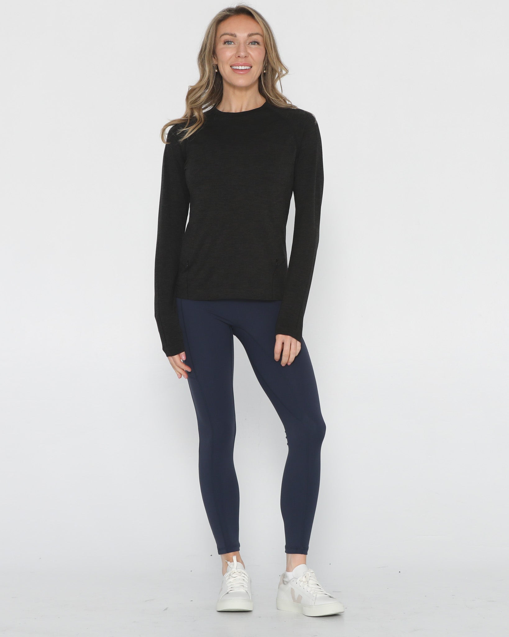Aria seamless nursing running top long sleeve, noir, sweat and milk, front shot full body