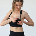 Chloe 4 running nursing and pumping sports bra, black, noir, sweat and milk