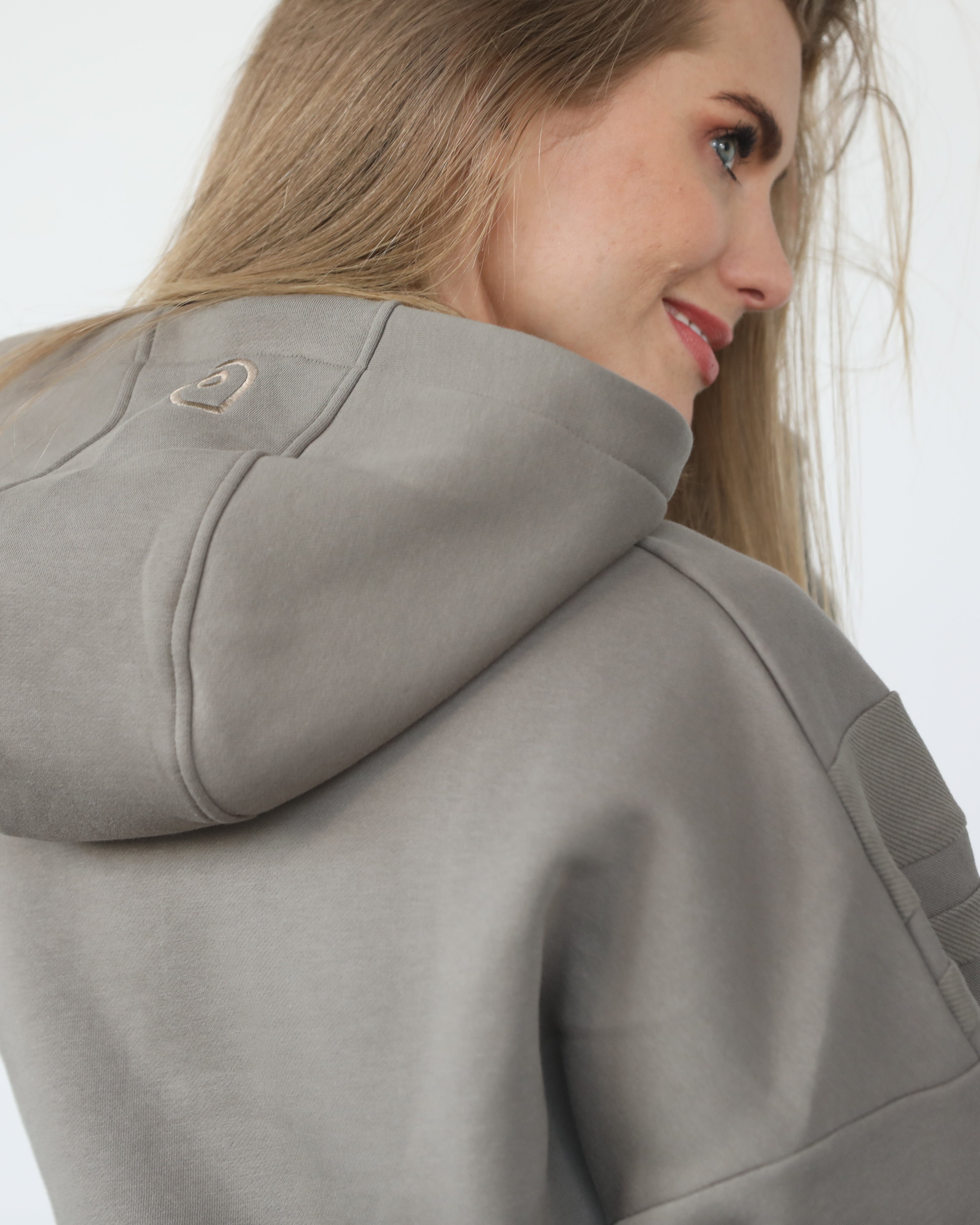 Isabella Nursing and pregnancy hoodie, sweat and milk