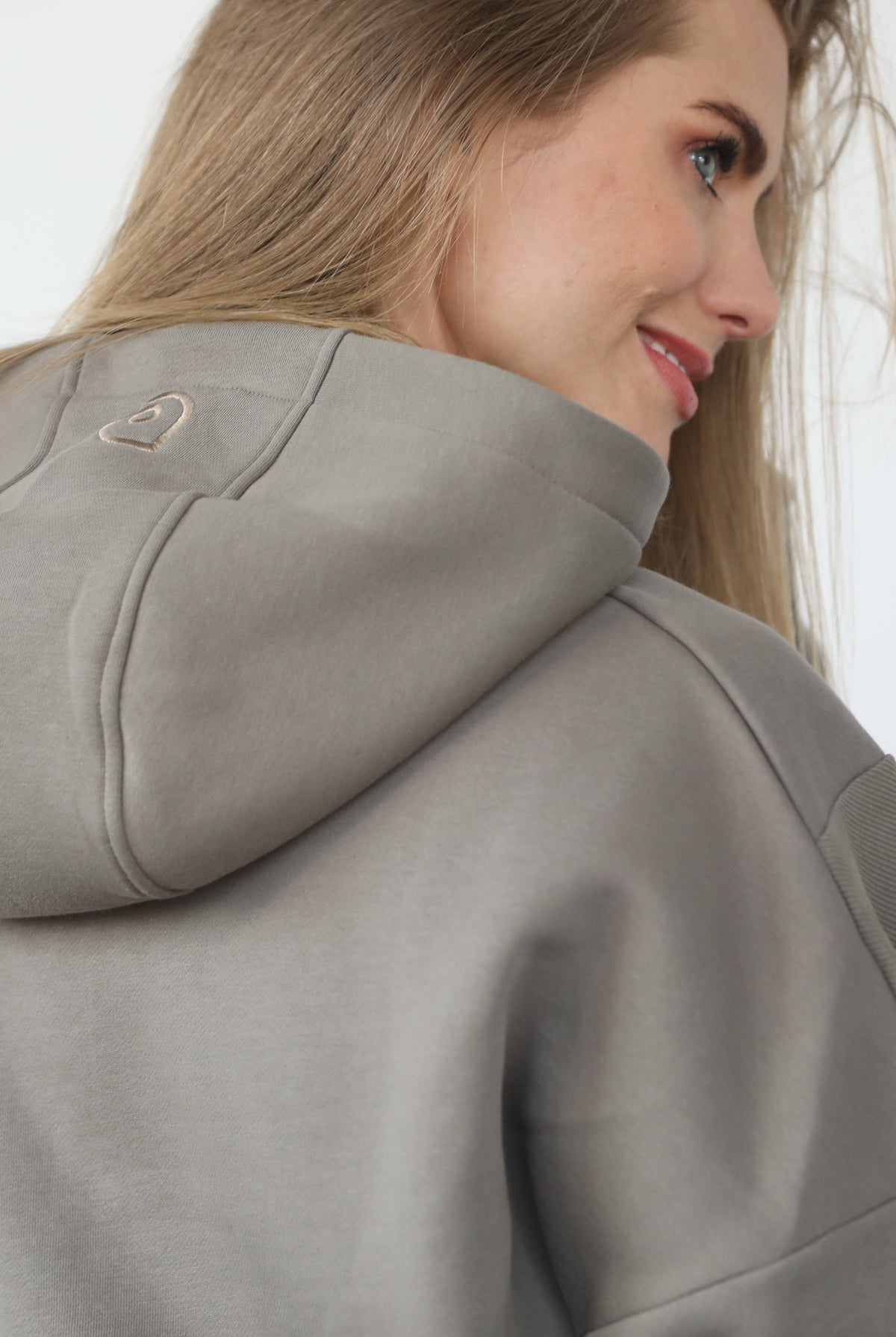 Isabella Nursing and pregnancy hoodie, sweat and milk
