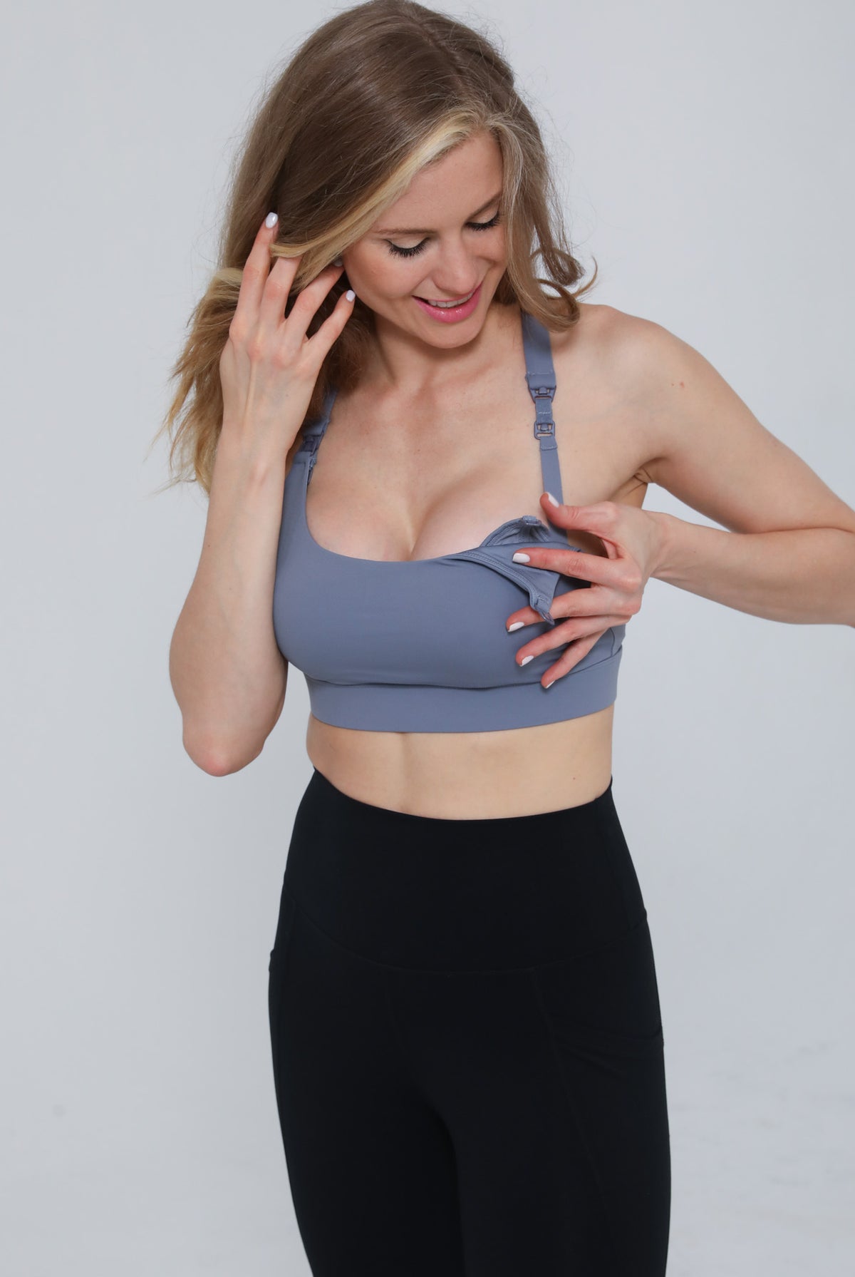 One-hand nursing clip feature on Oceane 4 pumping bra – functional and stylish