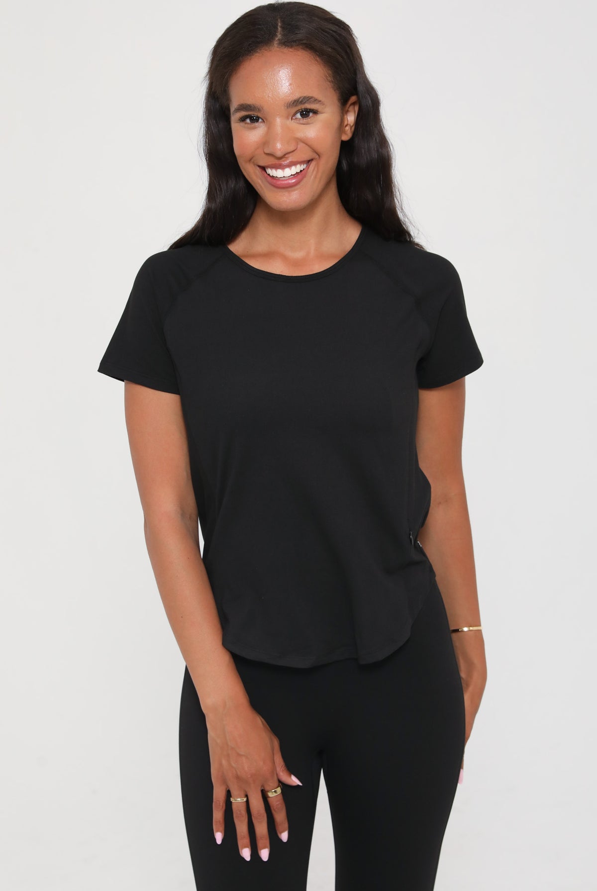 Mira running nursing tee, sweat and milk
