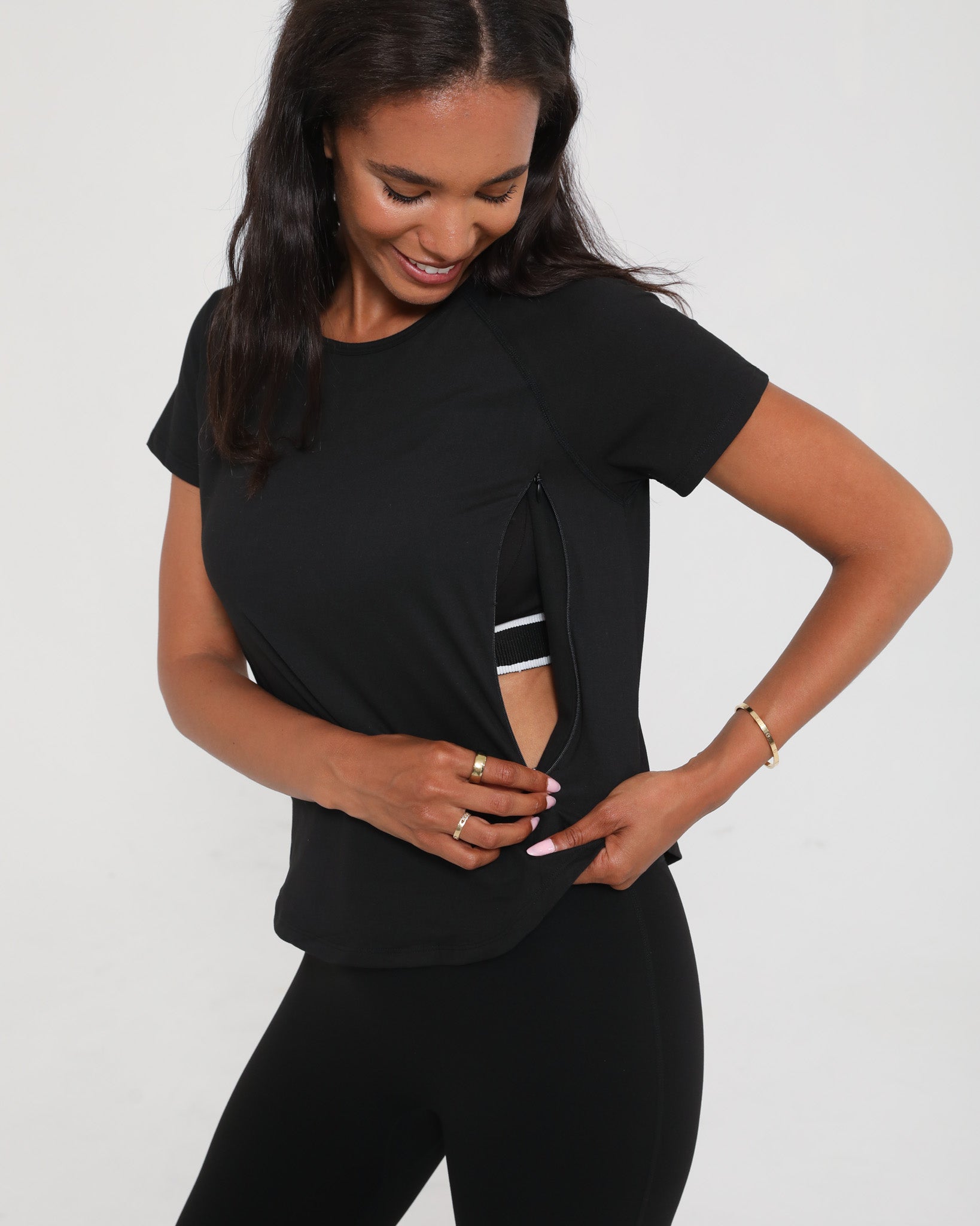 Mira running nursing tee, sweat and milk