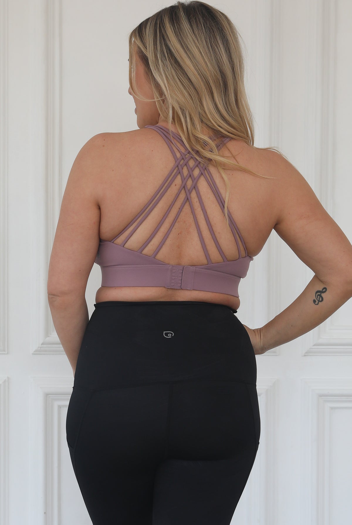 Océane exclusively hands free pumping sports bra,Nursing sports Bra, strappy back, adjustable shoulder straps, adjustable back closure, Sweat and Milk