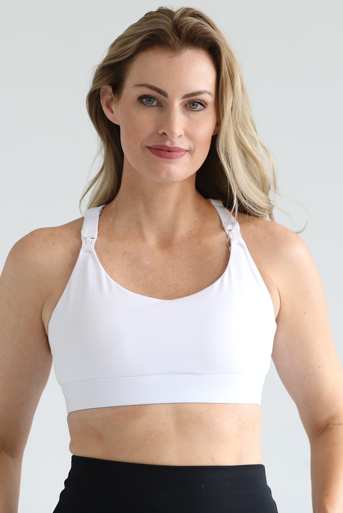Oceane 4 nursing and pumping medium support sports bra, sweat and milk