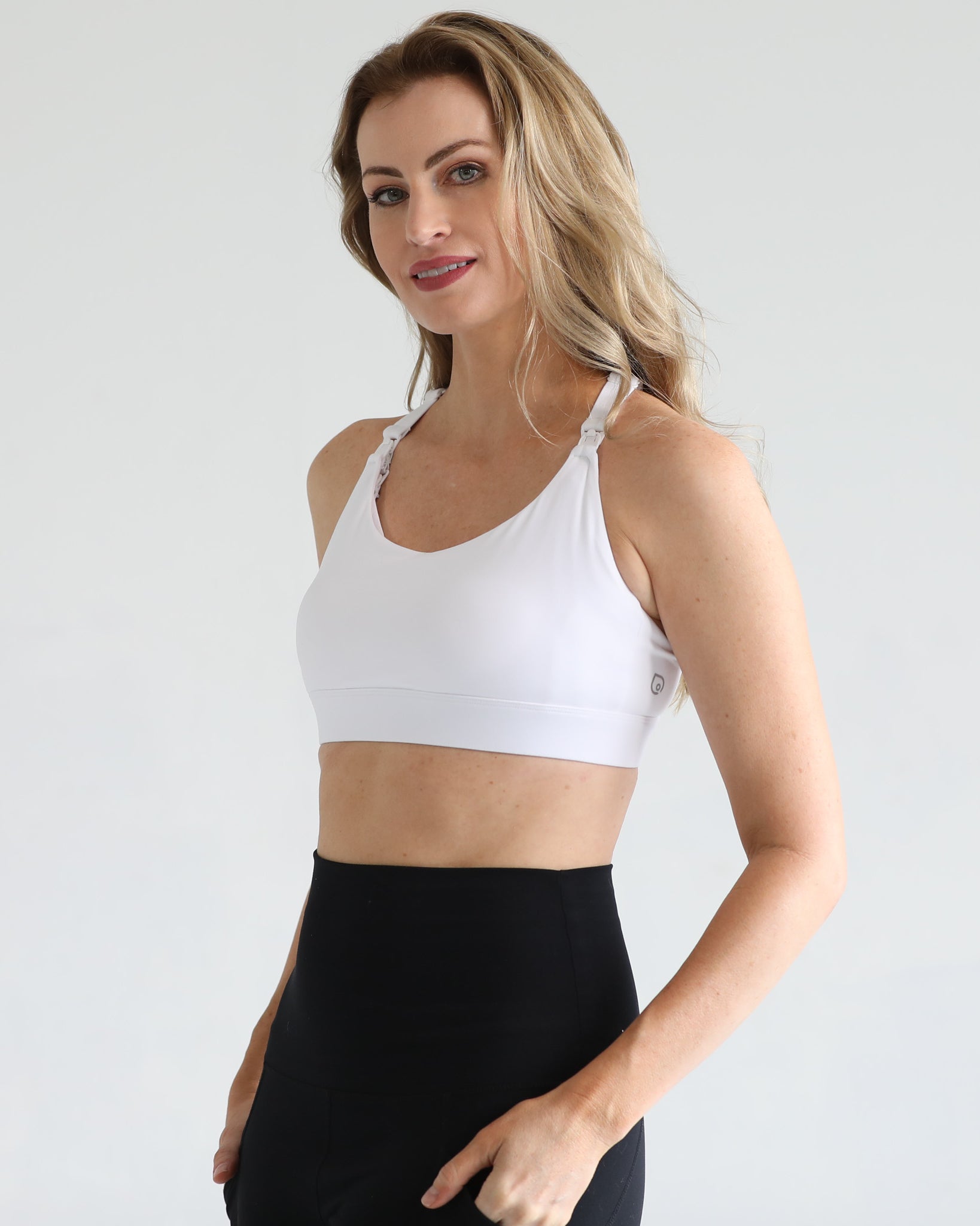 Oceane 4 nursing and pumping medium support sports bra, sweat and milk