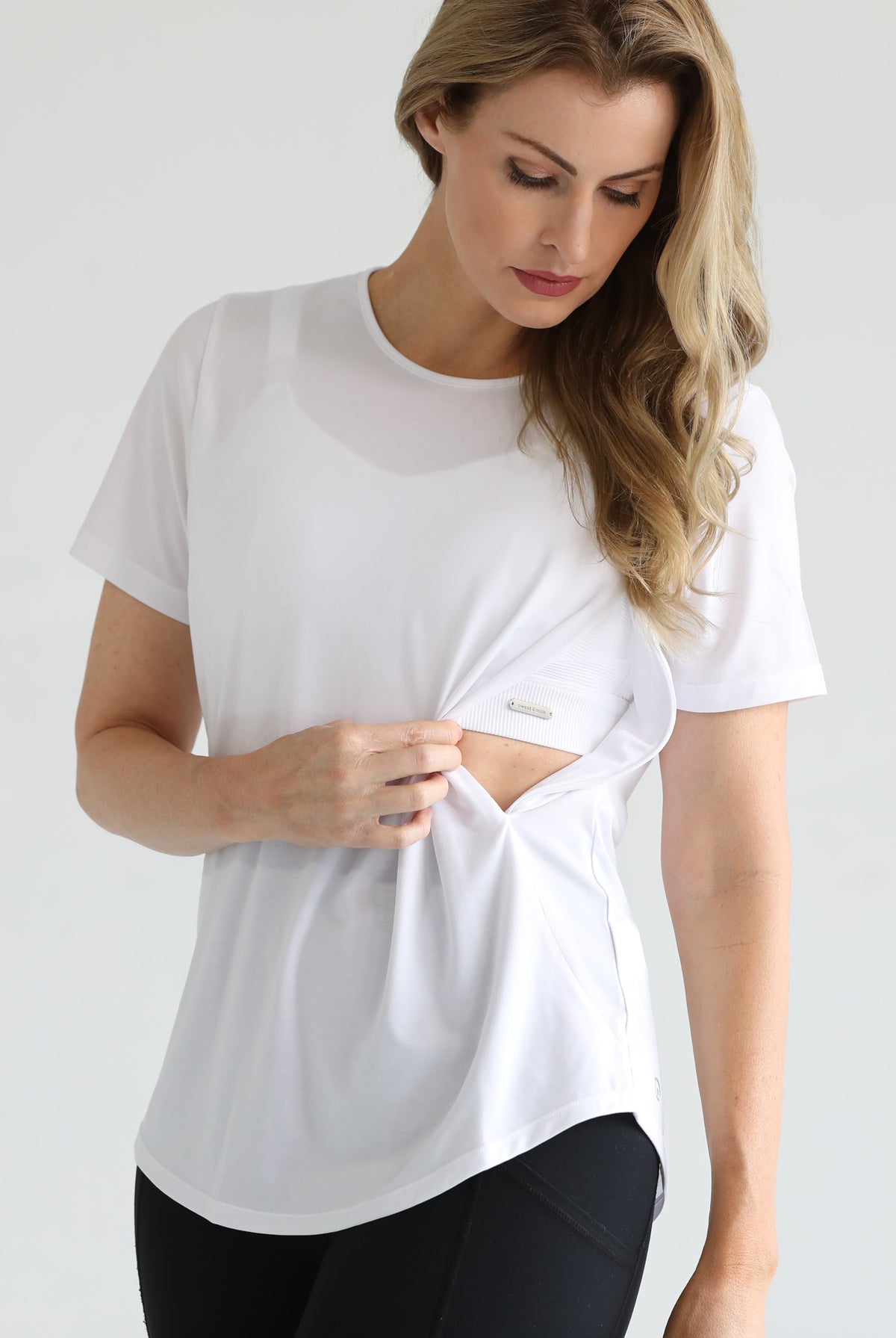 Harper nursing Tee with zippers, loose fit, sweat and milk