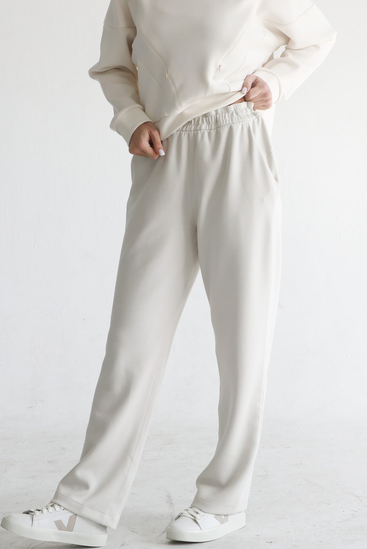 wide legged pants, sweat and milk