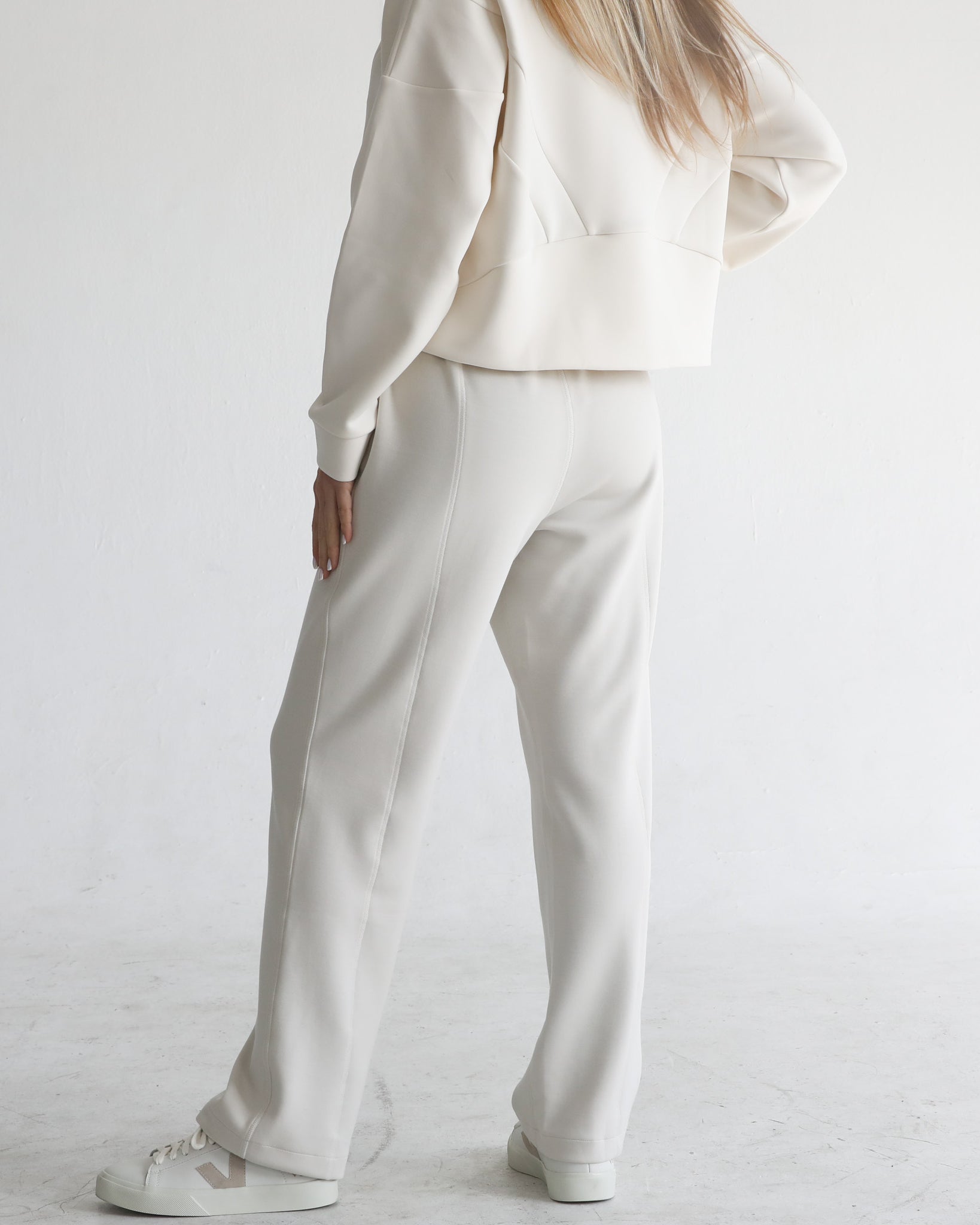 wide legged pants, sweat and milk