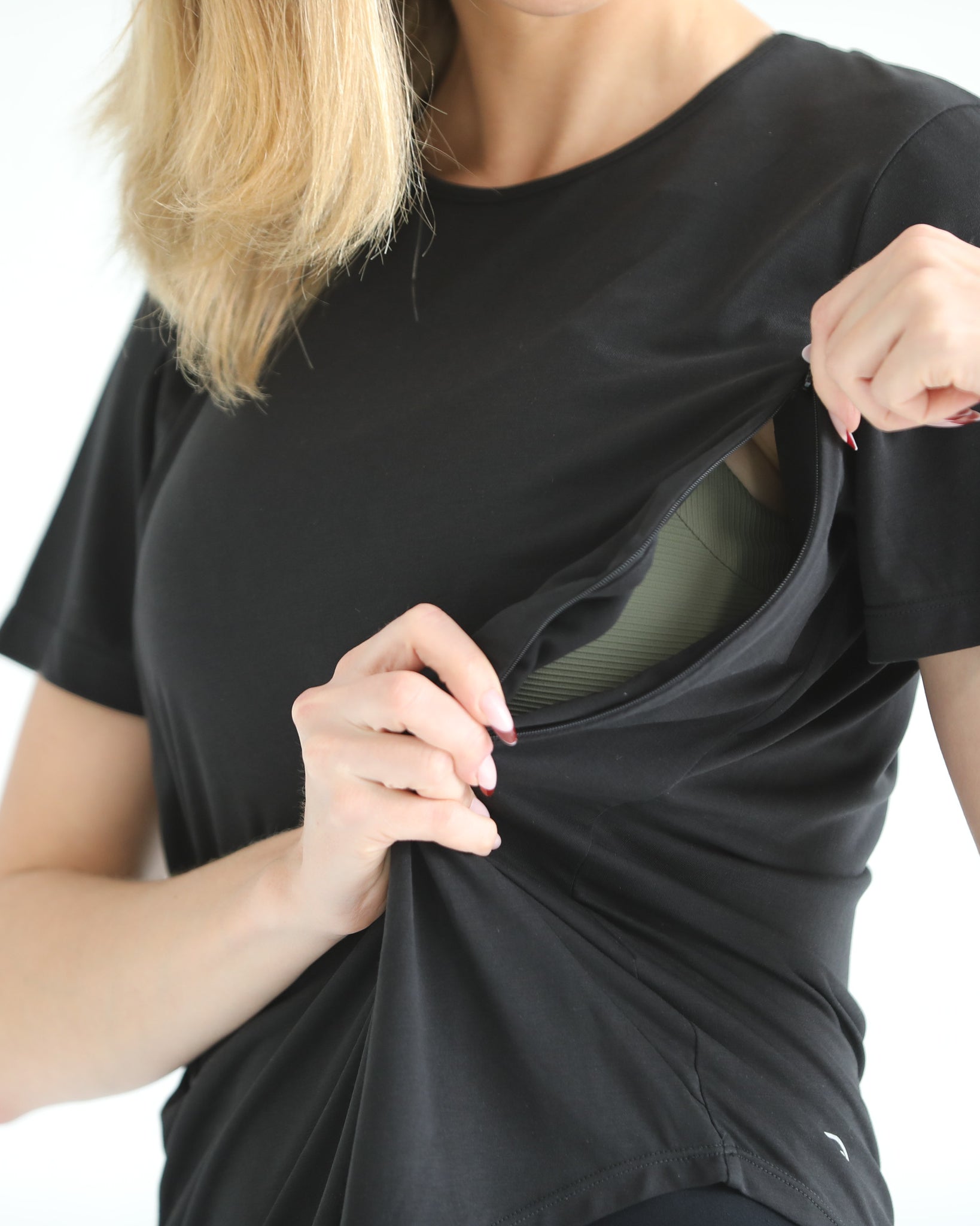 Harper nursing Tee with zippers, loose fit, sweat and milk