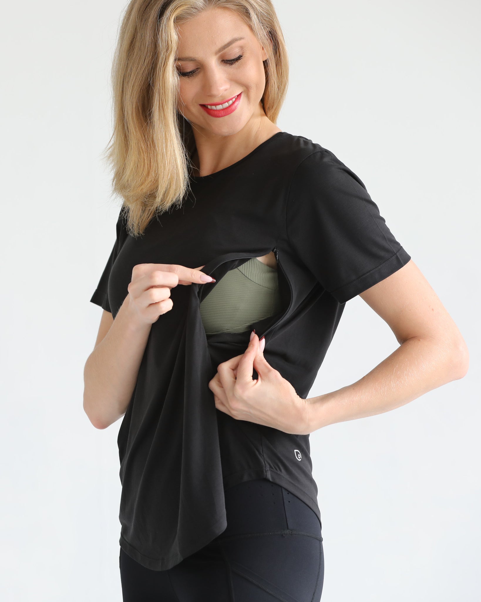 Harper nursing Tee with zippers, loose fit, sweat and milk