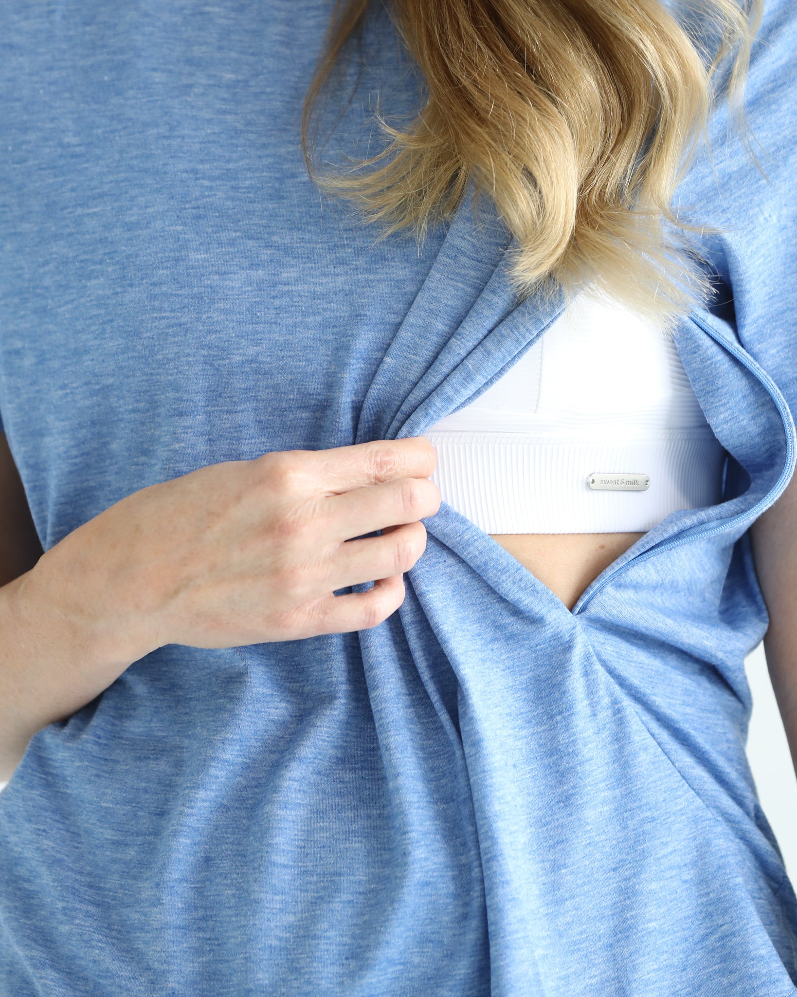 Harper nursing Tee with zippers, loose fit, sweat and milk