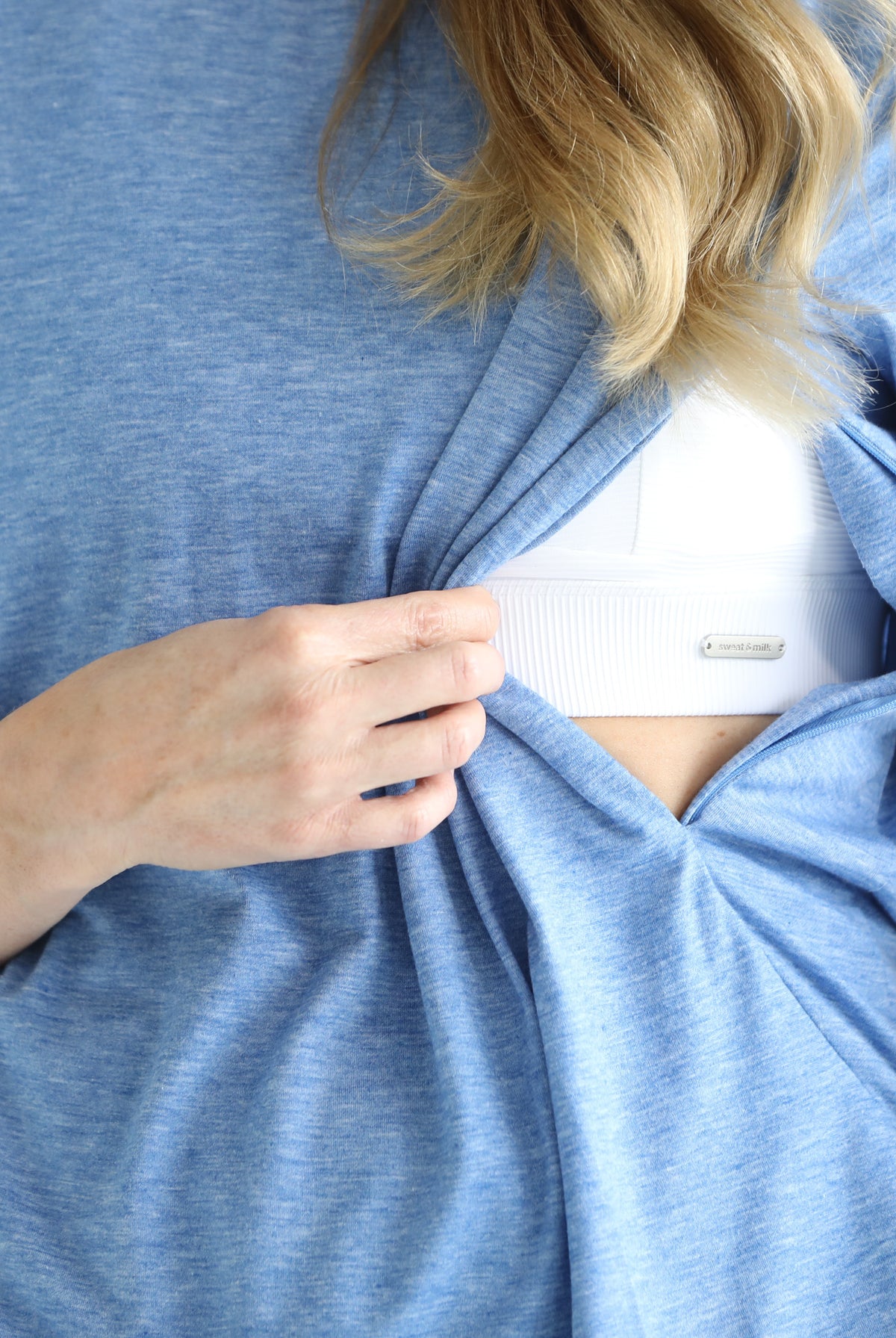 Harper nursing Tee with zippers, loose fit, sweat and milk