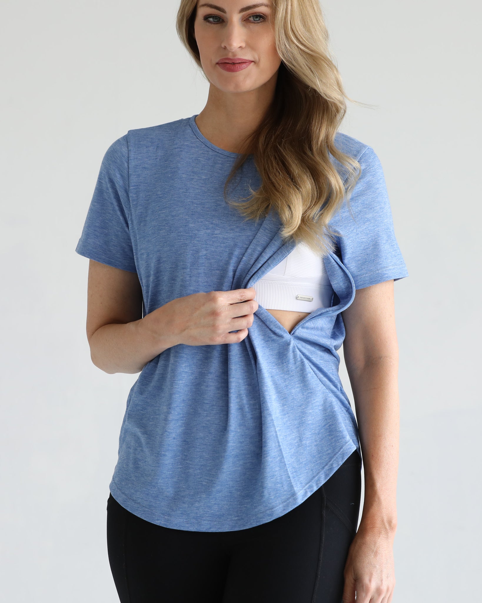 Harper nursing Tee with zippers, loose fit, sweat and milk