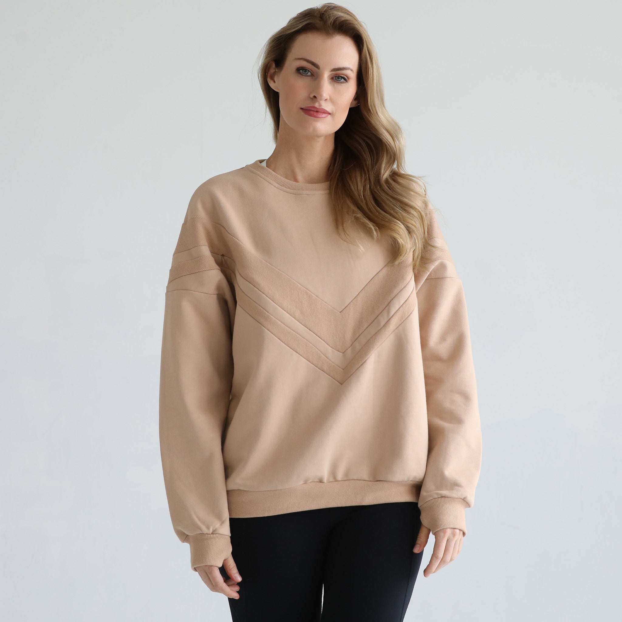 Oversized nursing pregnancy sweatshirt with zippers, sweat and milk