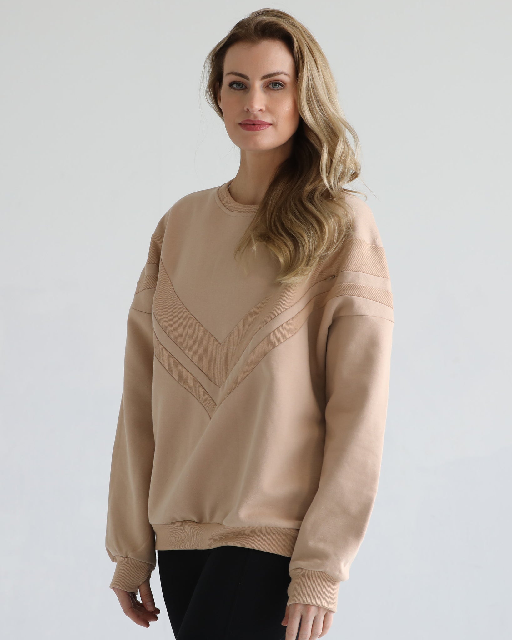 Oversized nursing pregnancy sweatshirt with zippers, sweat and milk