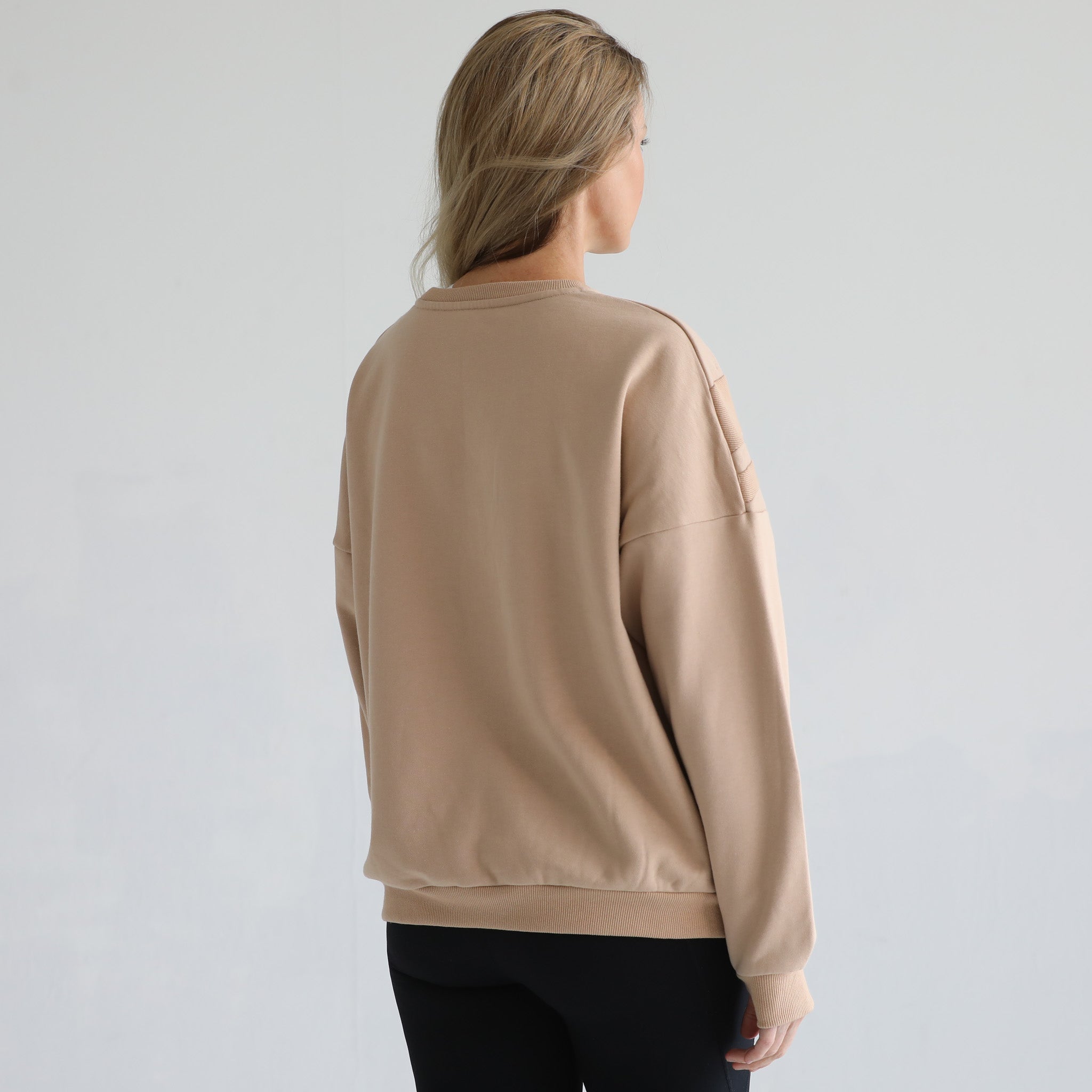 Oversized nursing pregnancy sweatshirt with zippers, sweat and milk