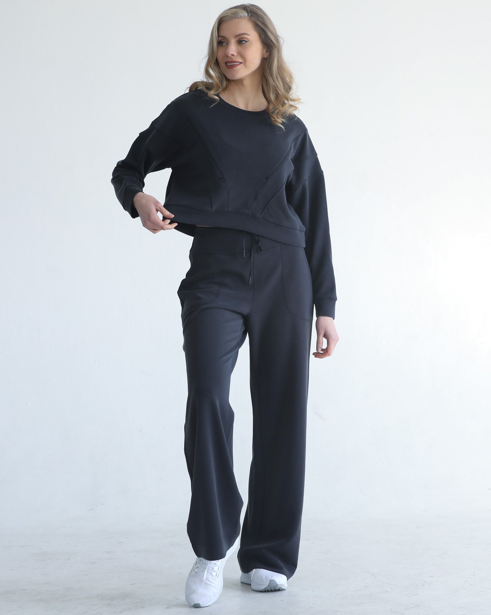 Wide legged pants, Sweat and Milk