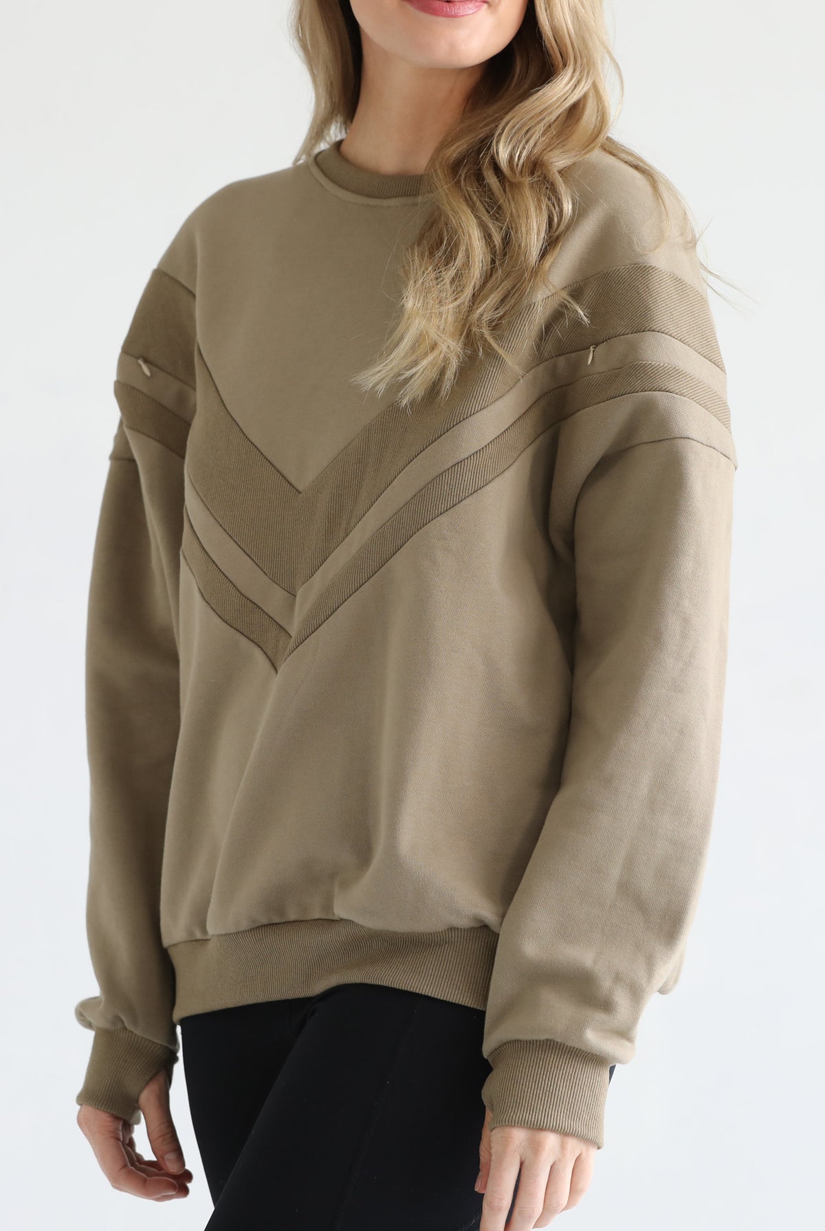 Oversized nursing sweatshirt with zippers, sweat and milk