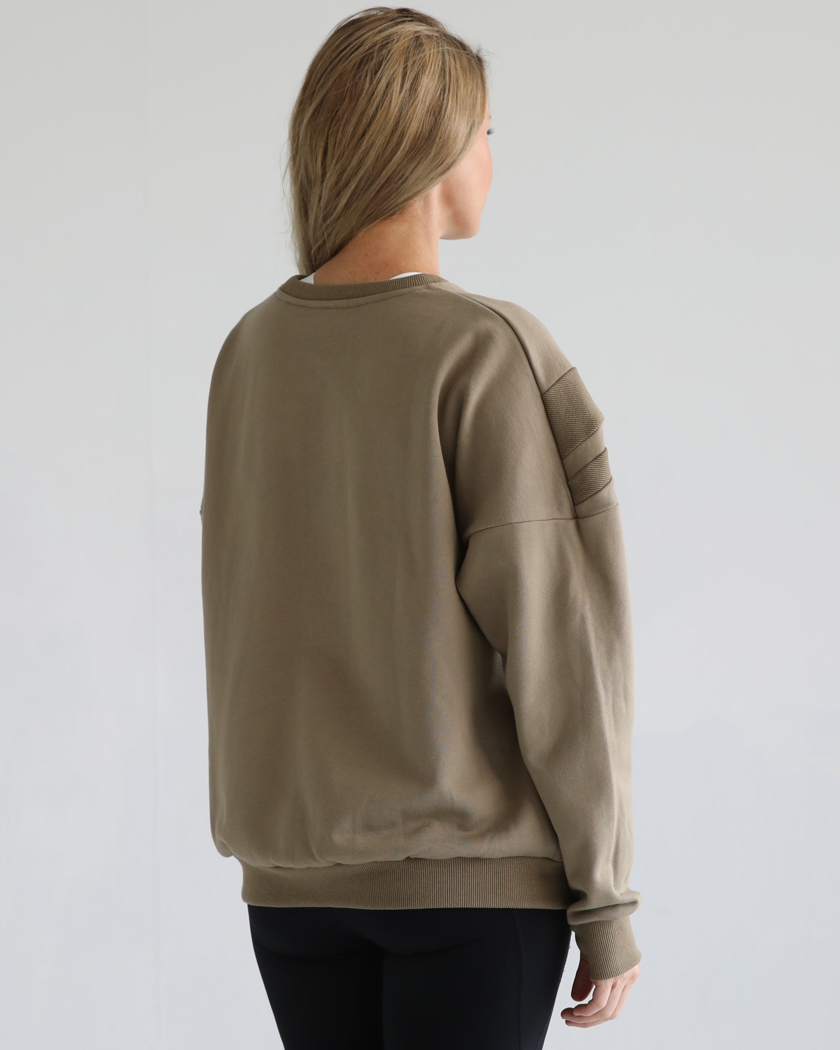 Oversized nursing sweatshirt with zippers, sweat and milk