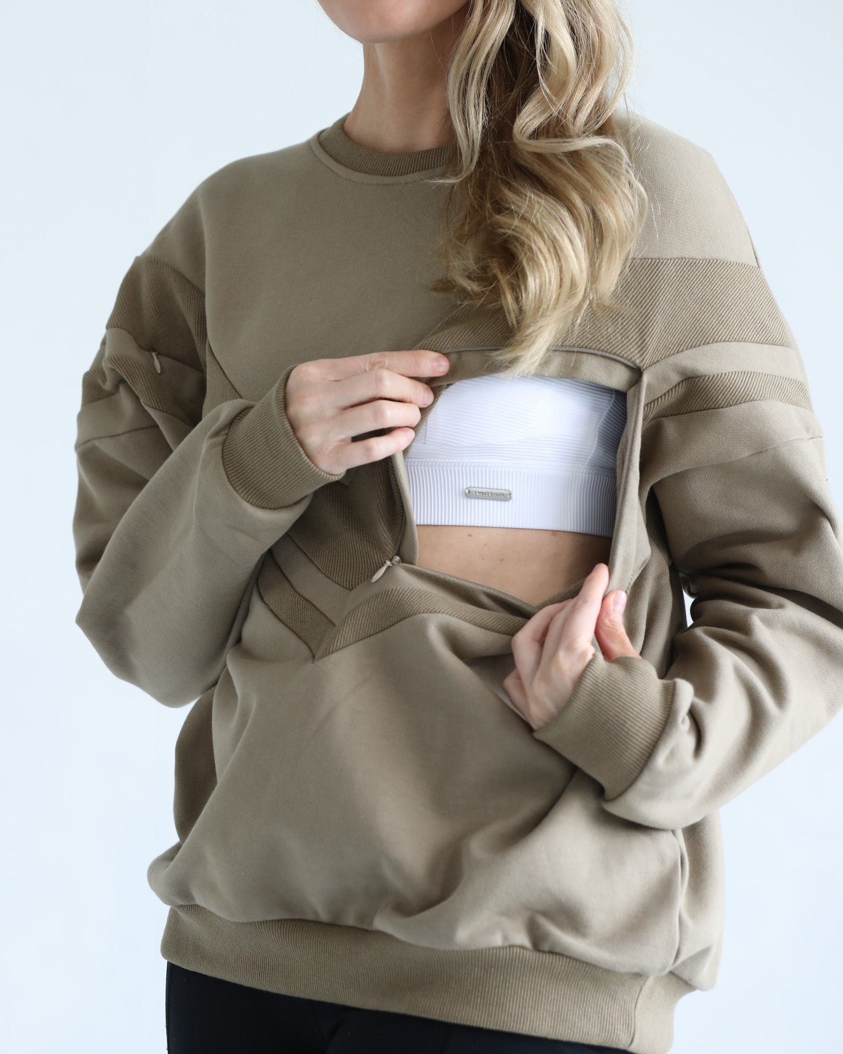 Oversized nursing sweatshirt with zippers, sweat and milk