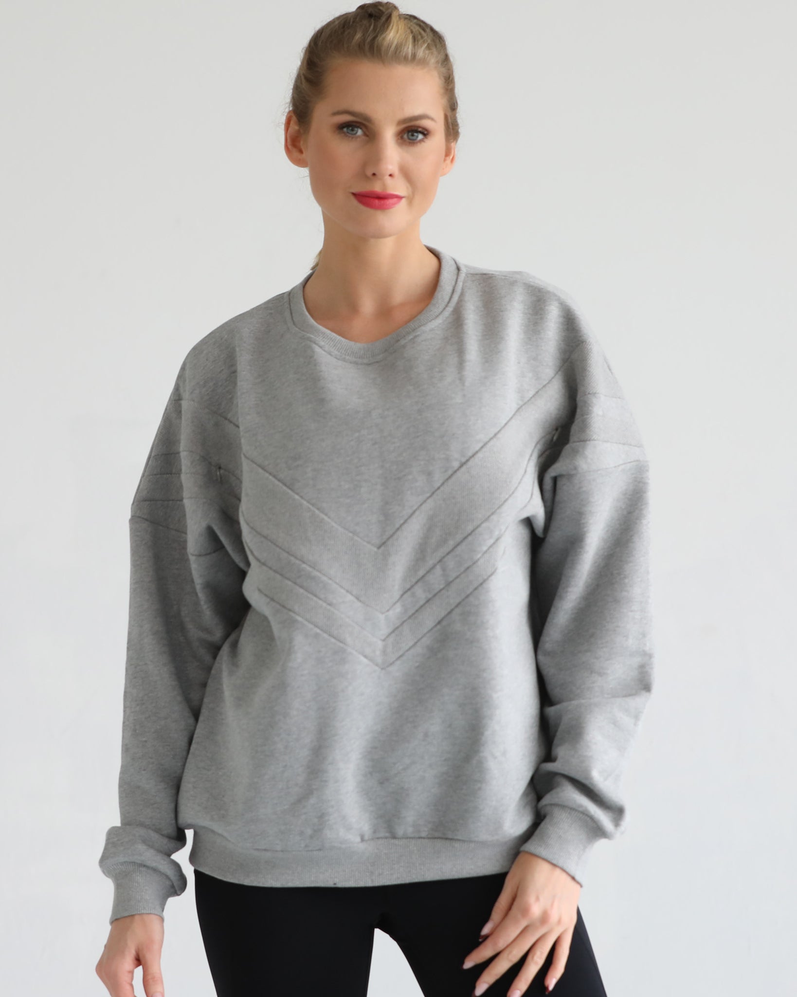 Oversized nursing pregnancy sweatshirt with zippers, sweat and milk