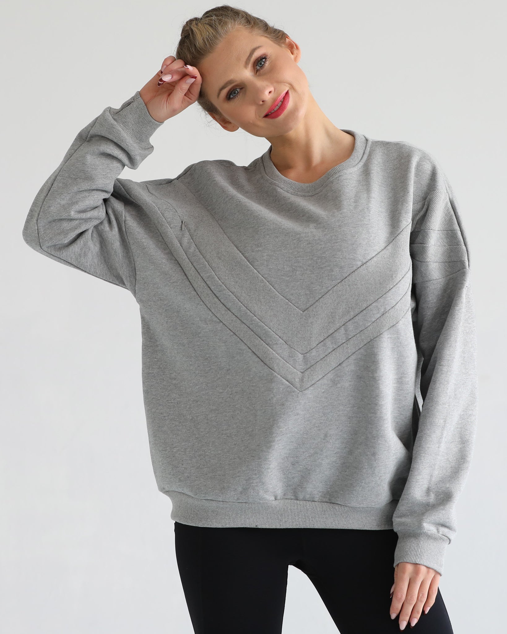 Oversized nursing pregnancy sweatshirt with zippers, sweat and milk