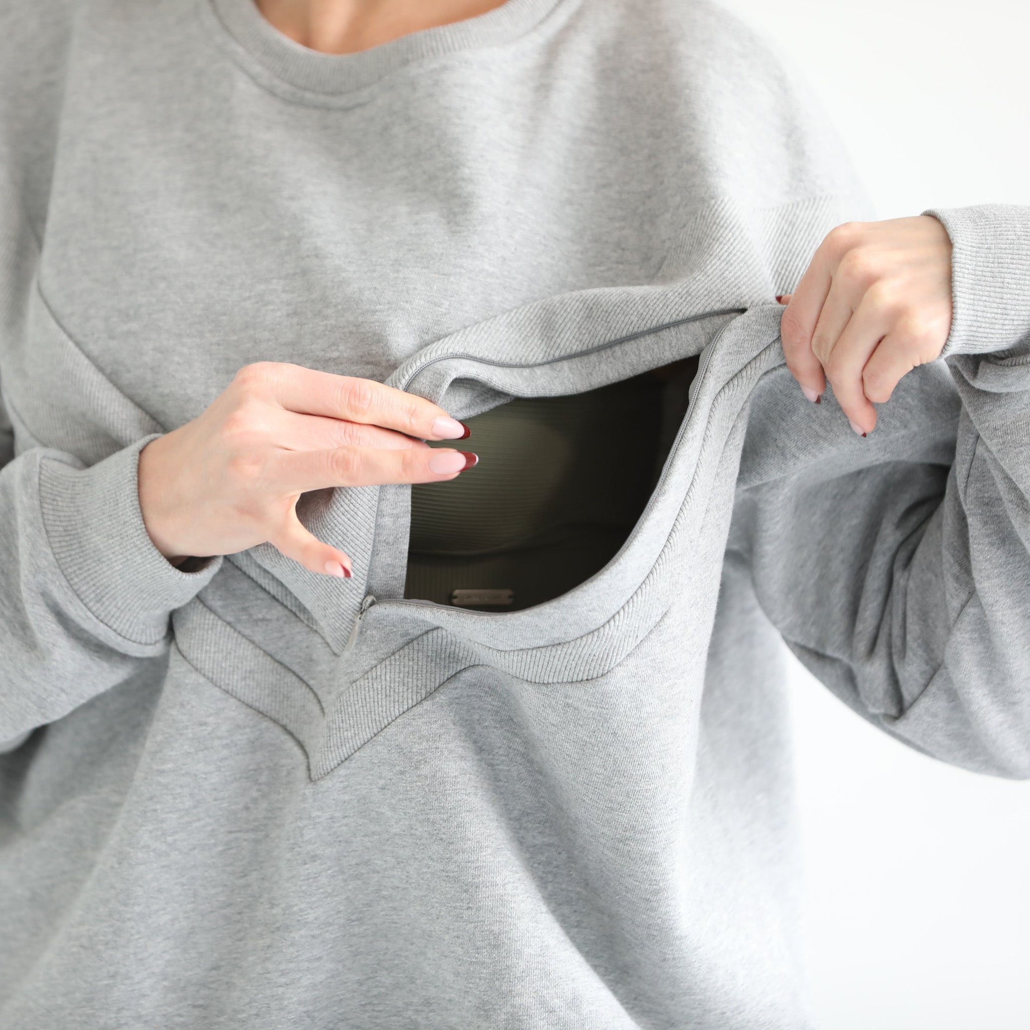 Oversized nursing pregnancy sweatshirt with zippers, sweat and milk