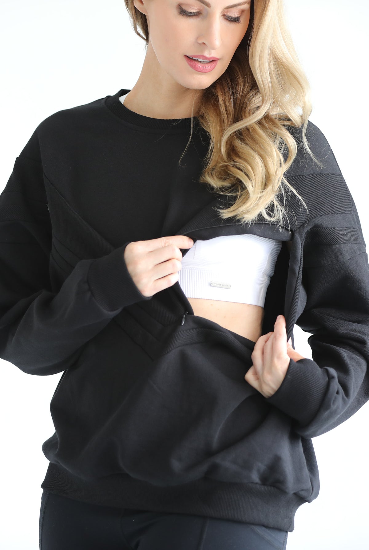 Oversized nursing pregnancy sweatshirt with zippers, sweat and milk