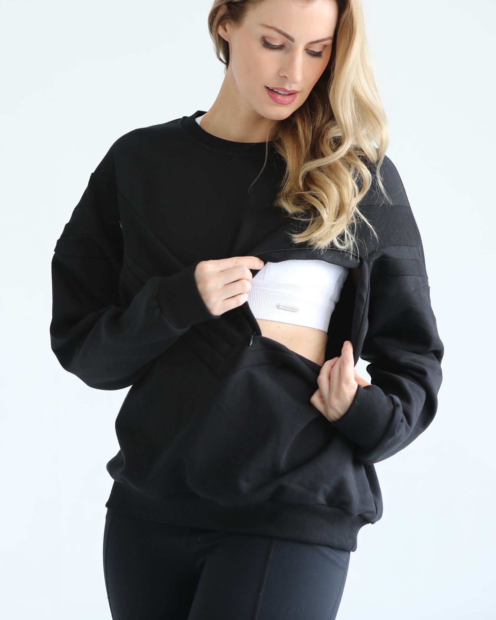 Oversized nursing pregnancy sweatshirt with zippers, sweat and milk