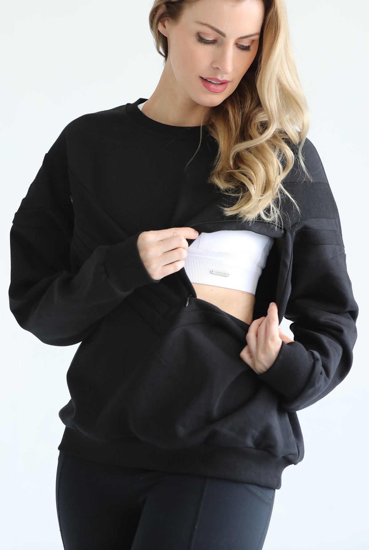 Oversized nursing pregnancy sweatshirt with zippers, sweat and milk