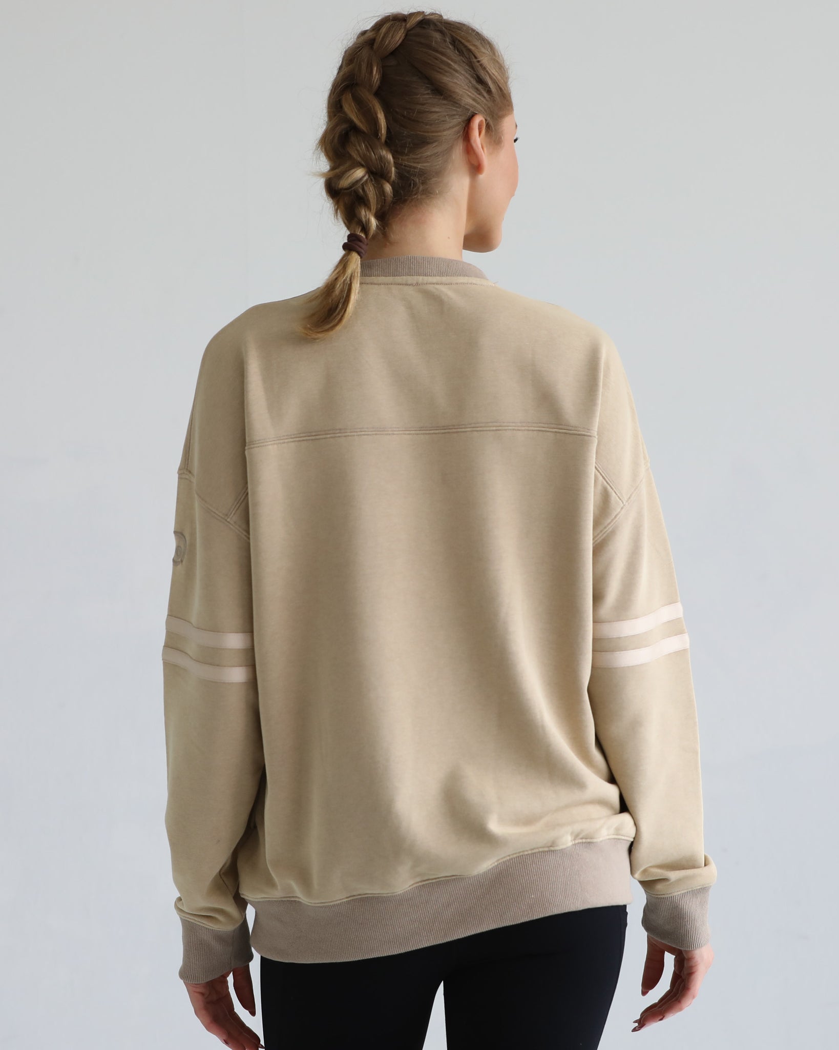 Sloucy oversized nursing sweatshirt with zippers and pockets, sweat and milk