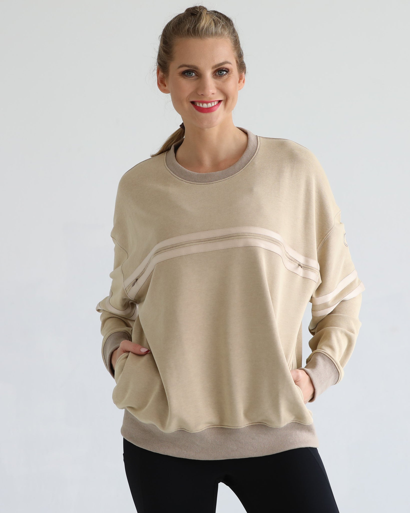 Sloucy oversized nursing sweatshirt with zippers and pockets, sweat and milk