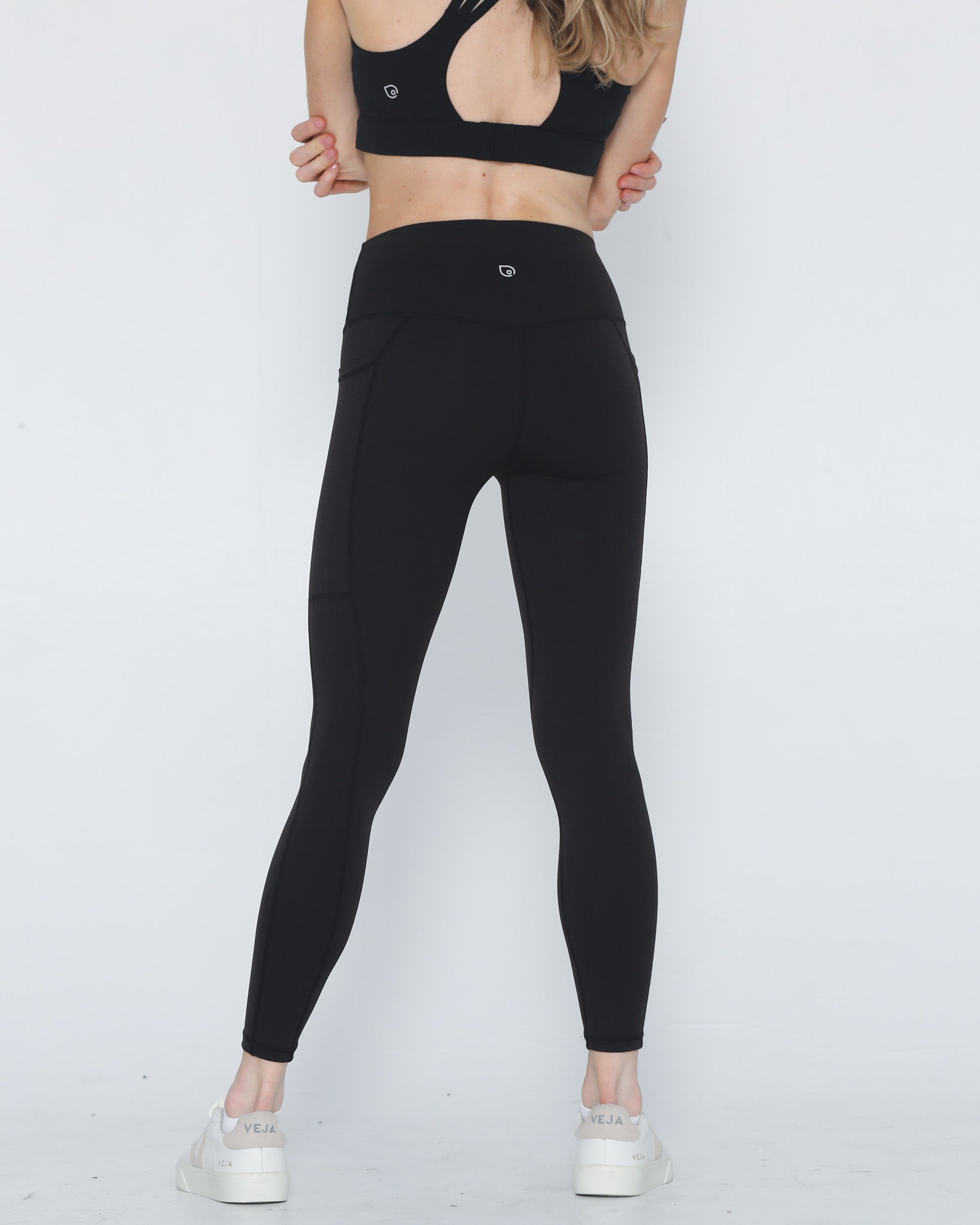 Postpartum ultra high waisted leggings, sweat and milk, with pockets, noir, back shot half body