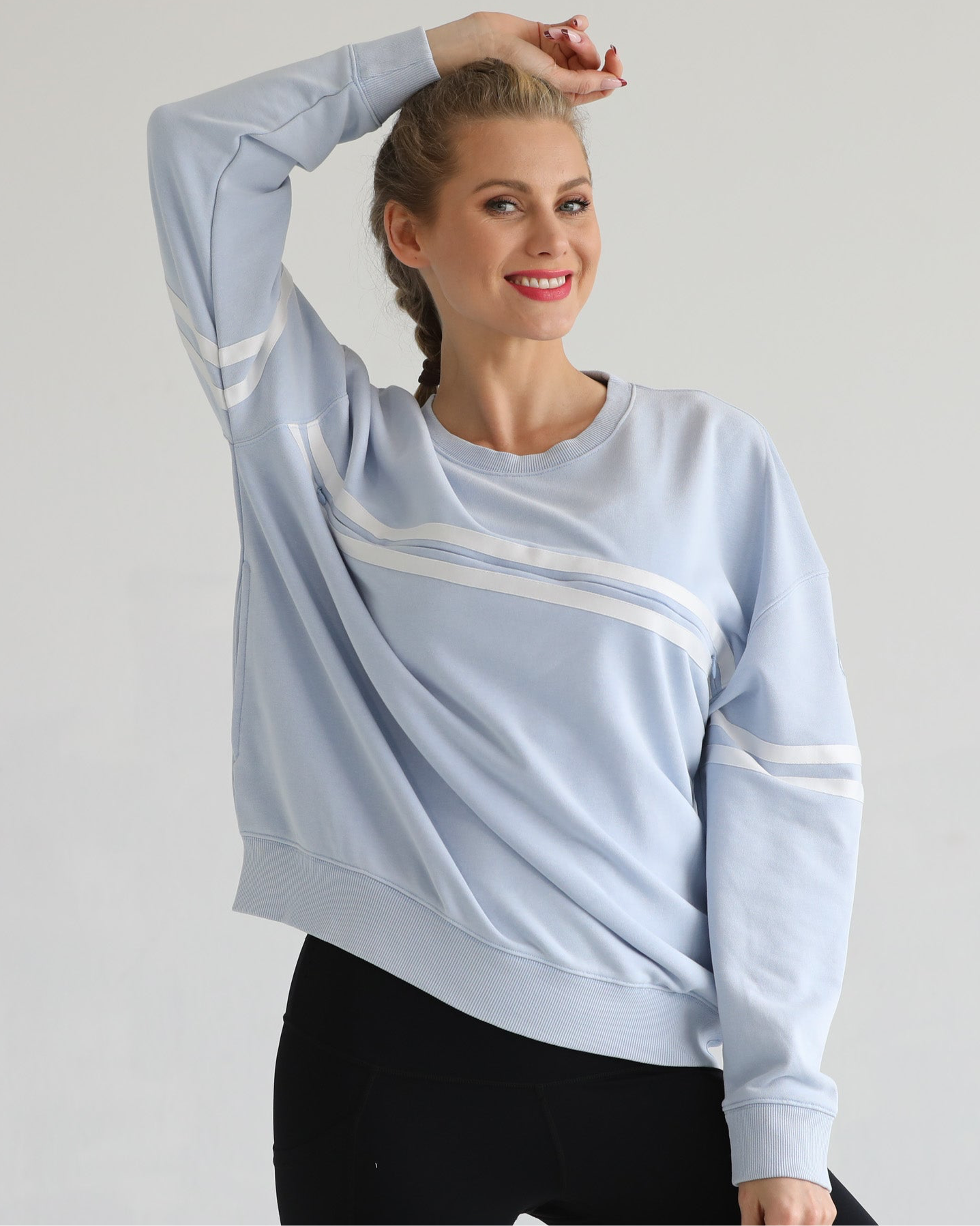 Sloucy oversized nursing sweatshirt with zippers and pockets, sweat and milk