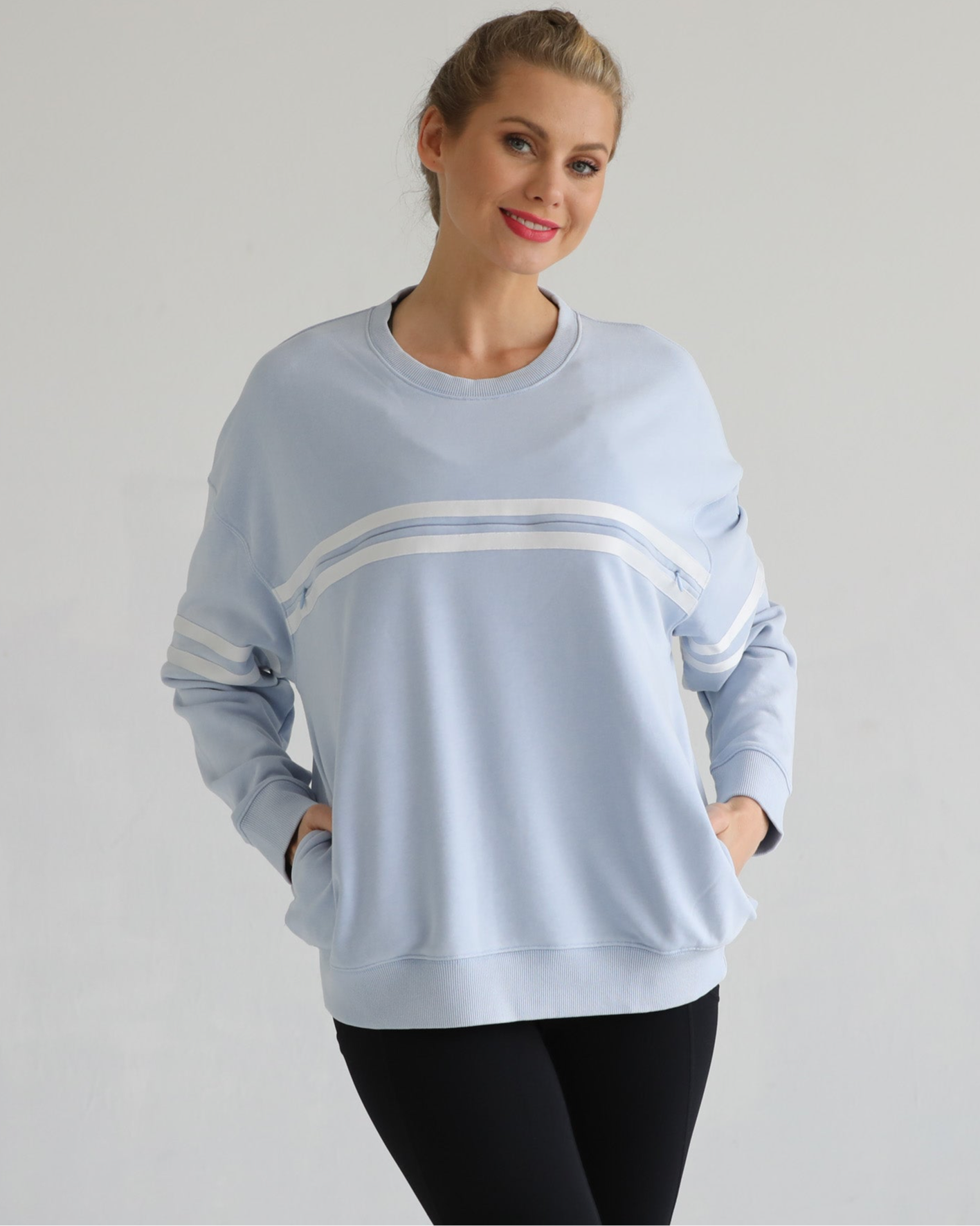 Sloucy oversized nursing sweatshirt with zippers and pockets, sweat and milk