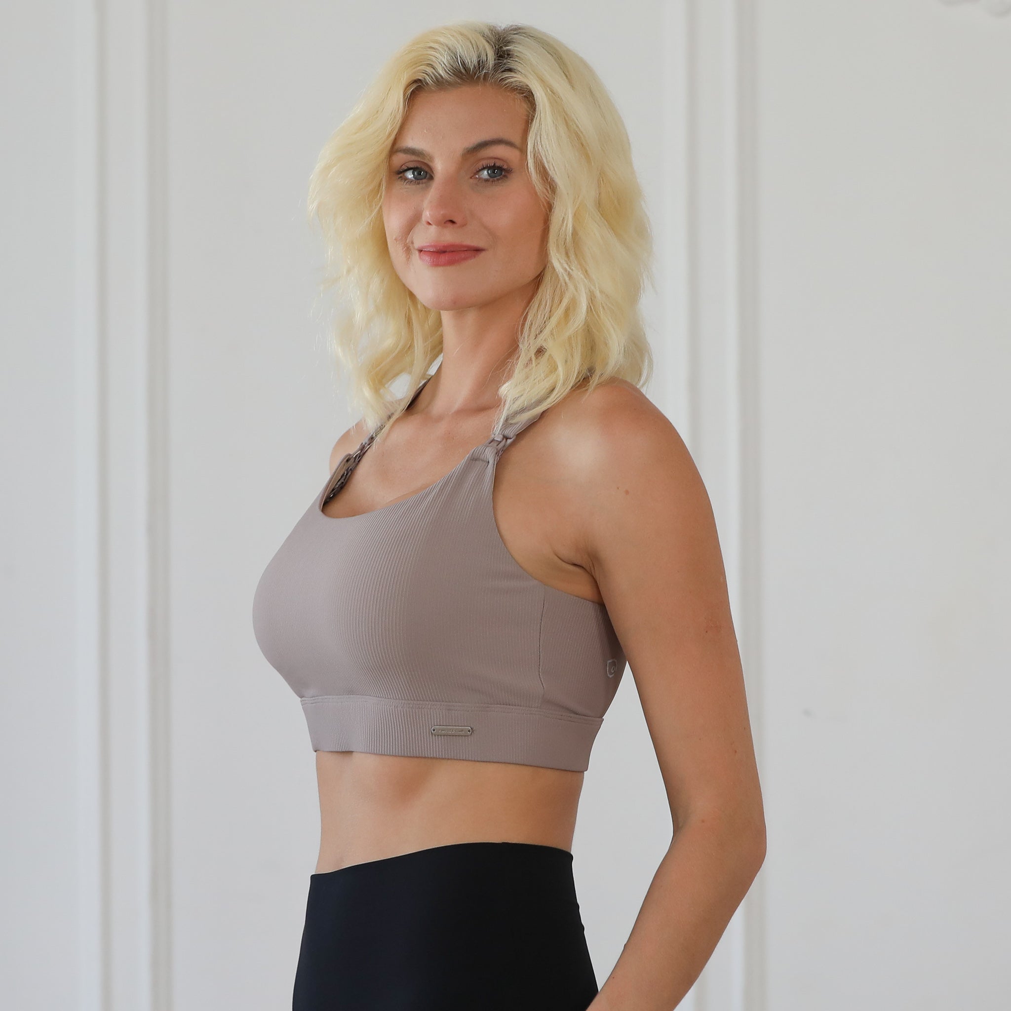 Venice high impact nursing and pumping sports bra, large chest, big cups, sweat and milk