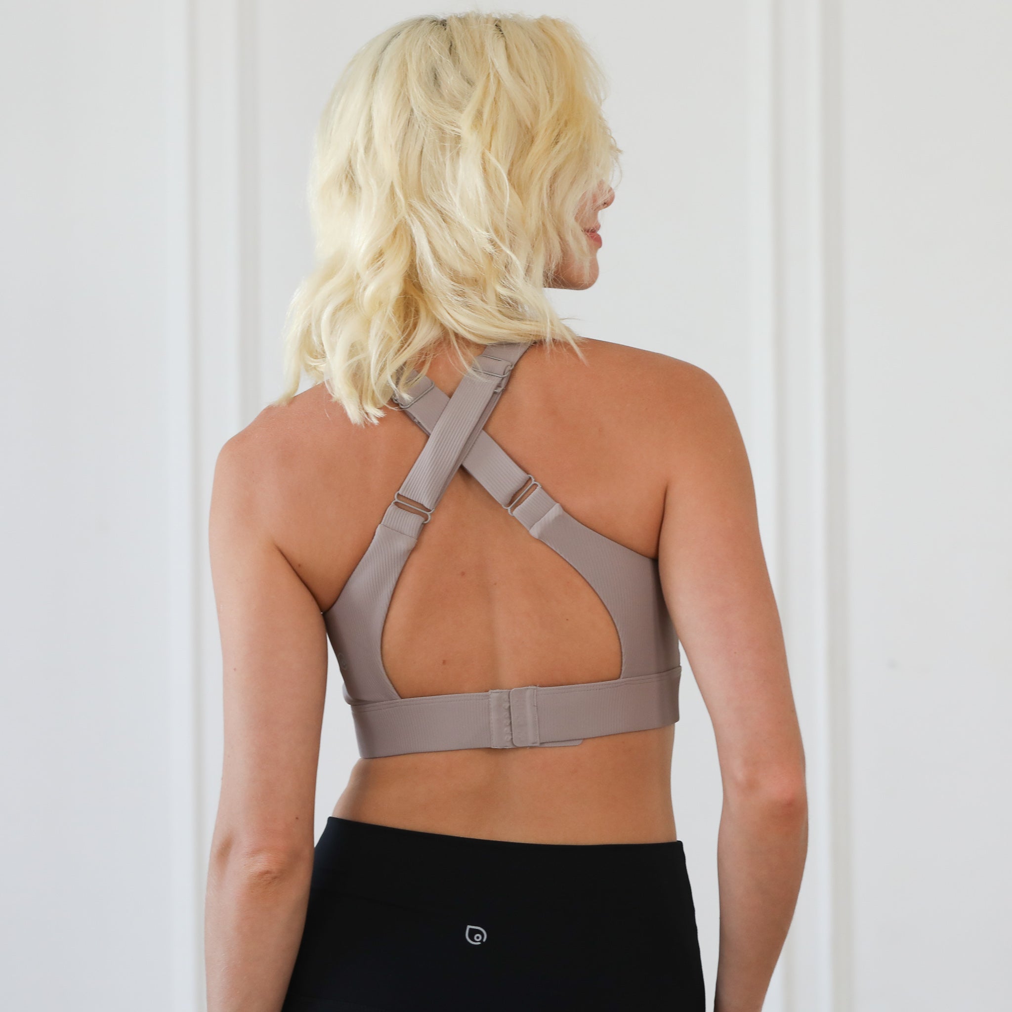 Venice high impact nursing and pumping sports bra, large chest, big cups, sweat and milk