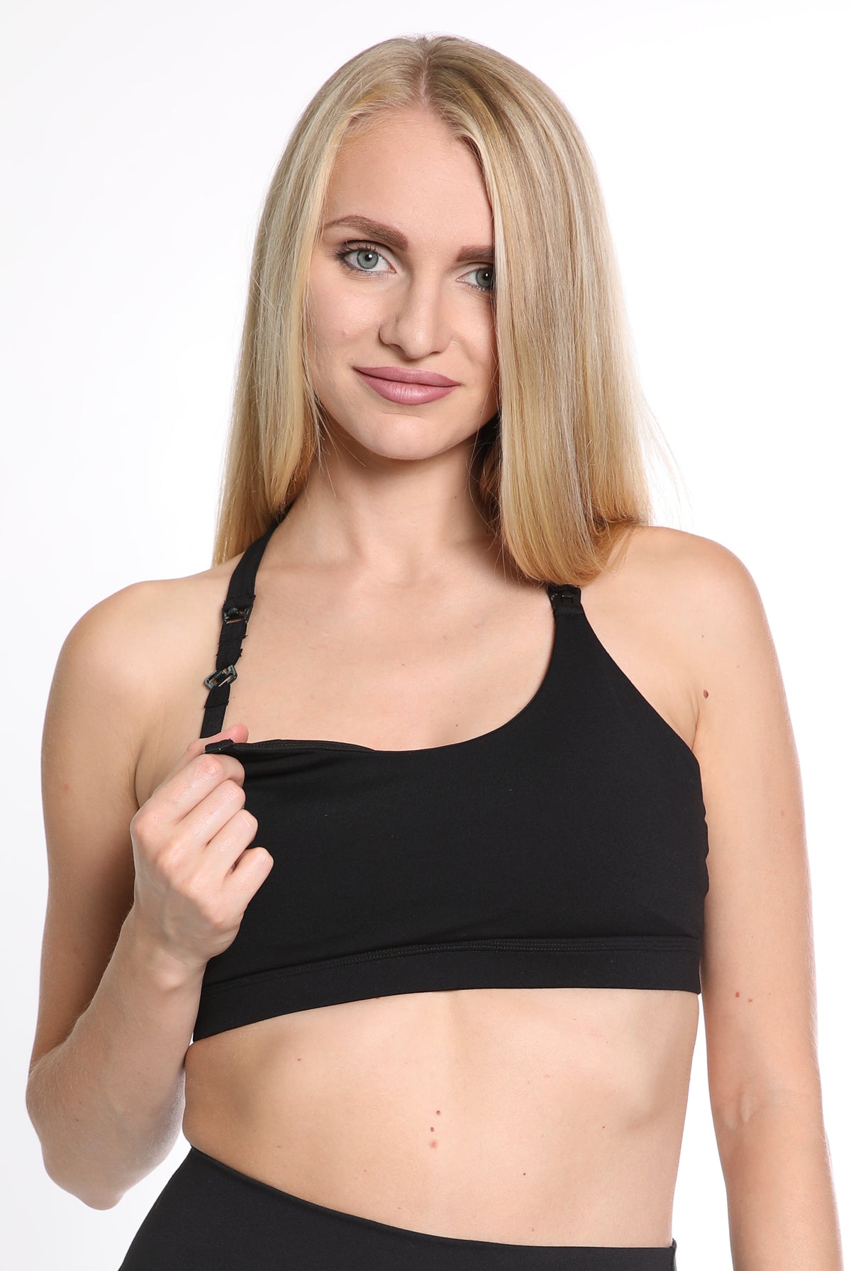 Océane 3 Nursing sports Bra, medium impact, hands free pumping, black, strappy back, adjustable back closure, black - Sweat and Milk