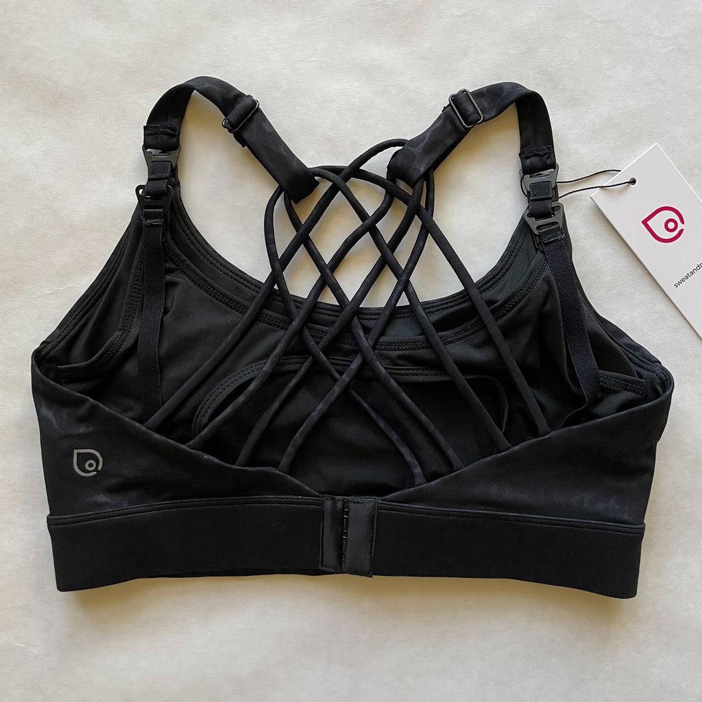 Océane 4 Nursing and pumping sports Bra, medium impact, hands free pumping, black, strappy back, adjustable back clasp - Sweat and Milk