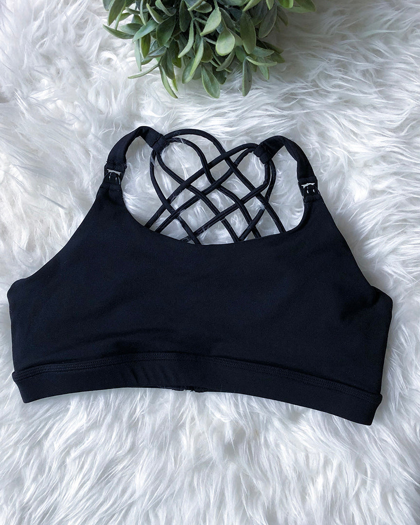 Océane 3 Nursing sports Bra, medium impact, hands free pumping, black, strappy back, adjustable back closure, black - Sweat and Milk