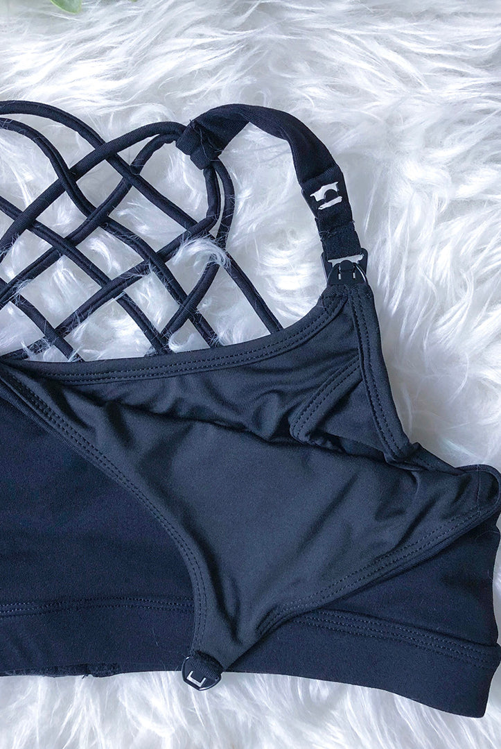 Océane 3 Nursing sports Bra, medium impact, hands free pumping, black, strappy back, adjustable back closure, black - Sweat and Milk