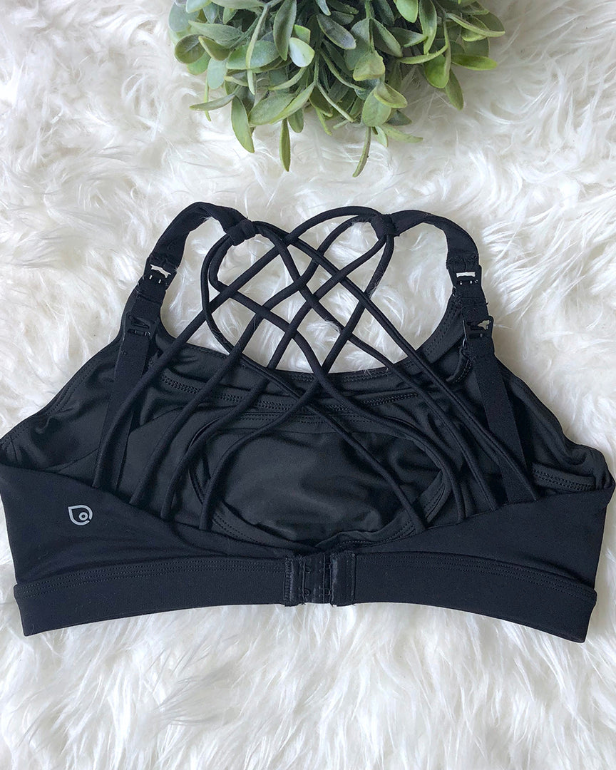 Océane 3 Nursing sports Bra, medium impact, hands free pumping, black, strappy back, adjustable back closure, black - Sweat and Milk