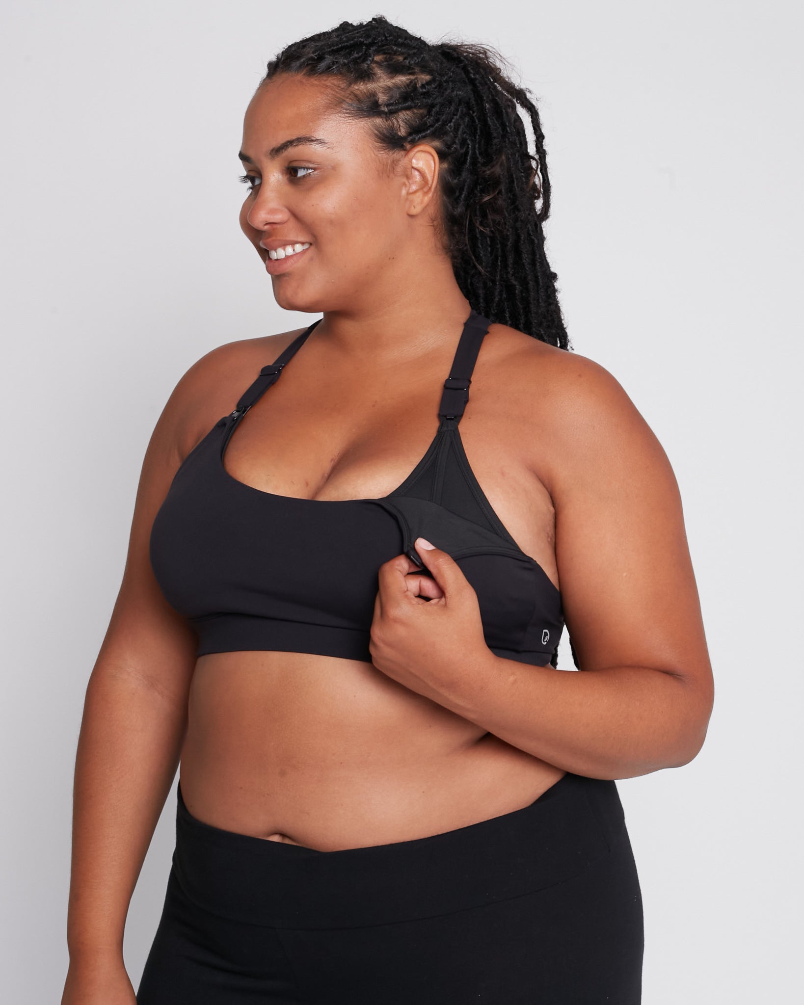 Océane 3 Nursing sports Bra, medium impact, hands free pumping, black, strappy back, adjustable back closure, black - Sweat and Milk