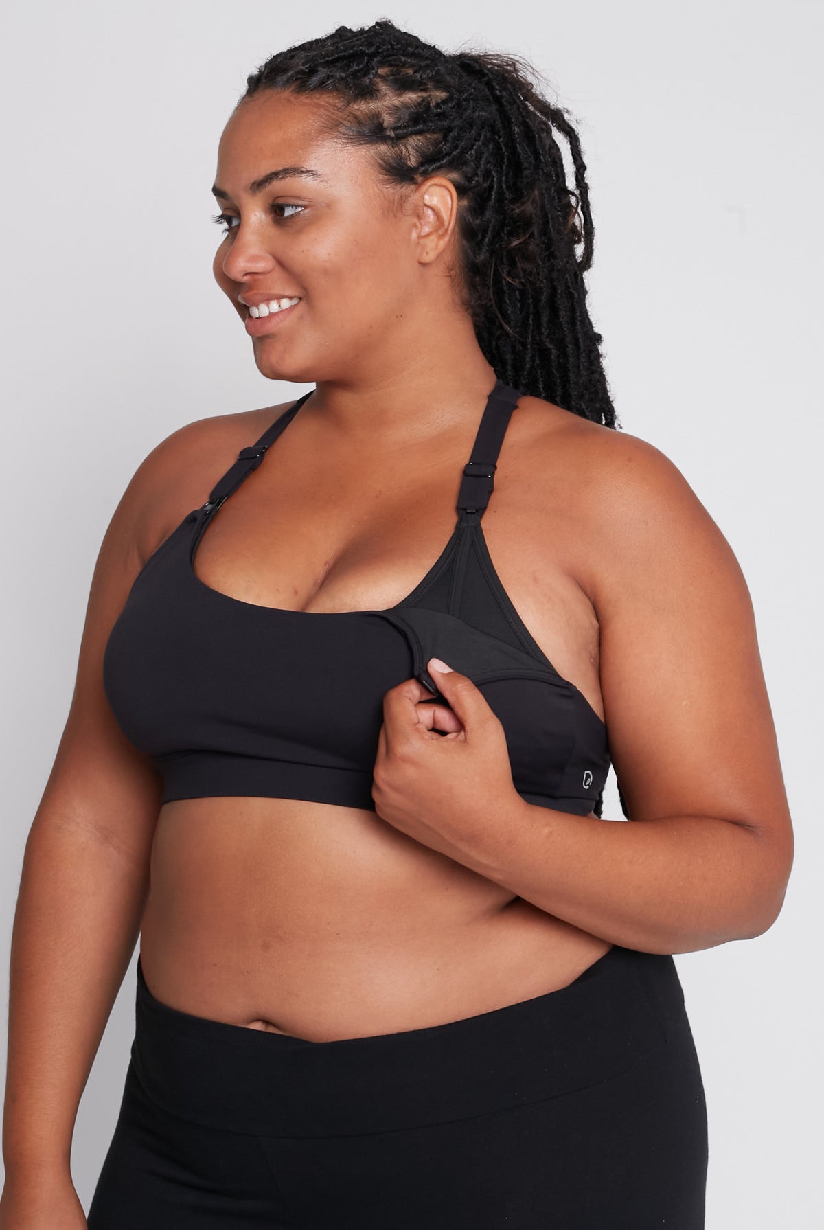 Océane 3 Nursing sports Bra, medium impact, hands free pumping, black, strappy back, adjustable back closure, black - Sweat and Milk