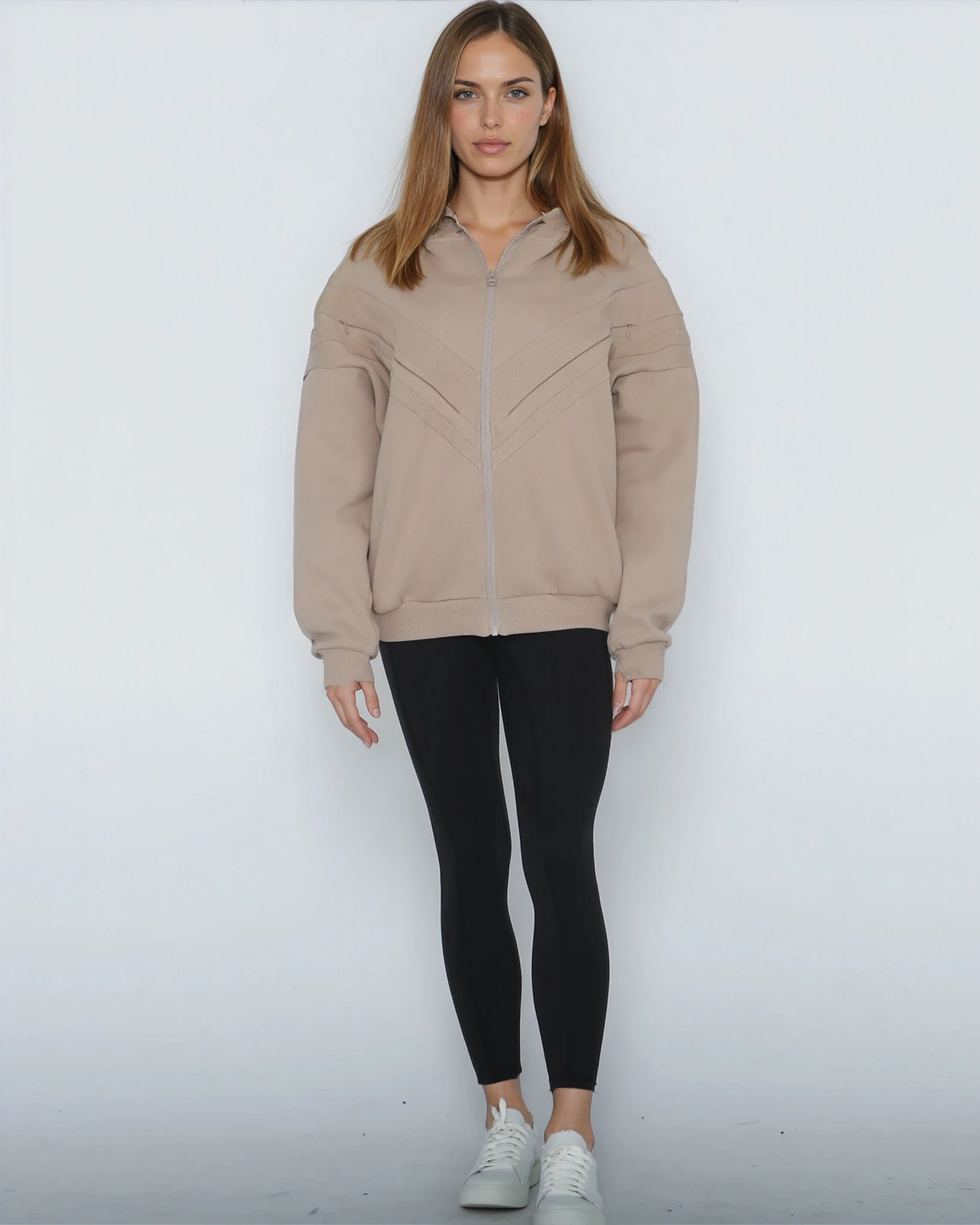 Nursing hoodie, oversized, organic cotton, invisible zipper, sweat and milk, front view shot, full body