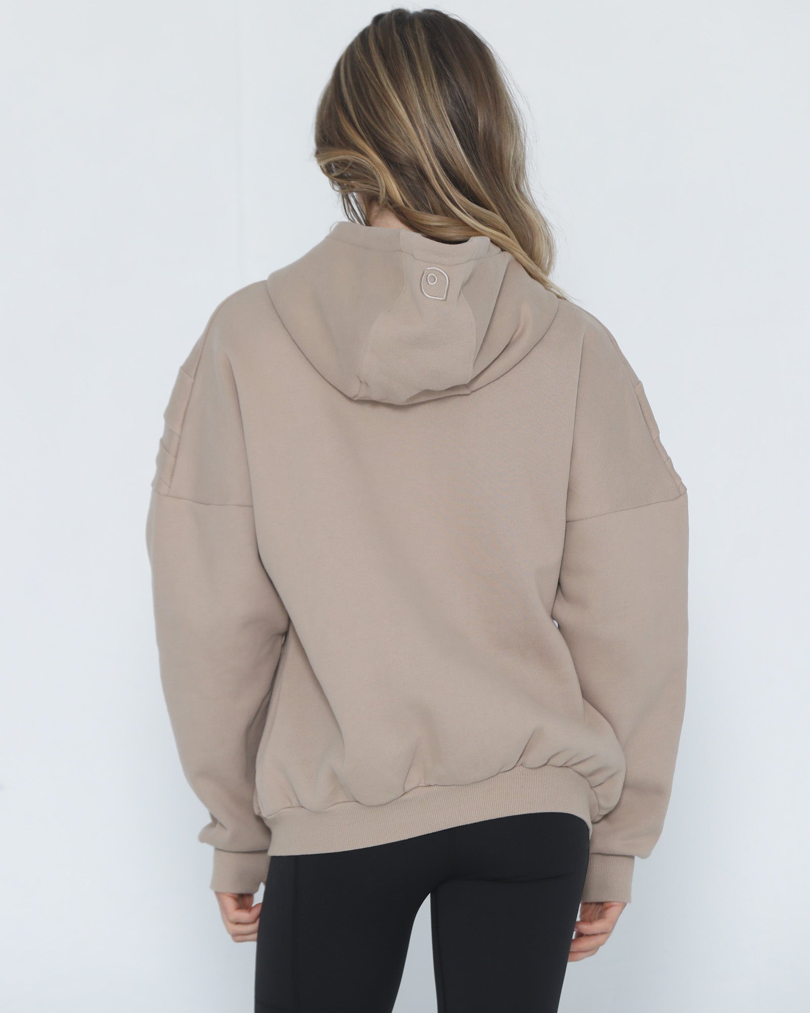 Nursing hoodie, oversized, organic cotton, invisible zipper, sweat and milk, back shot 